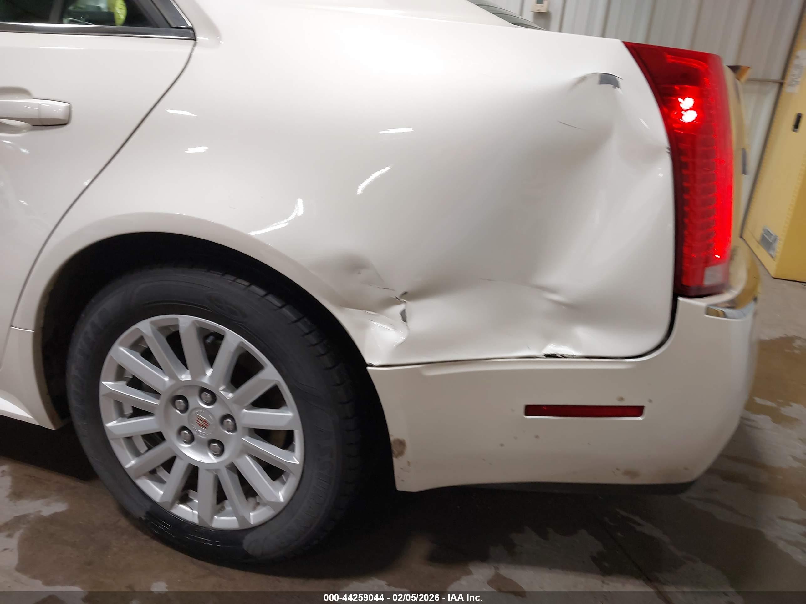 CADILLAC CTS image 6