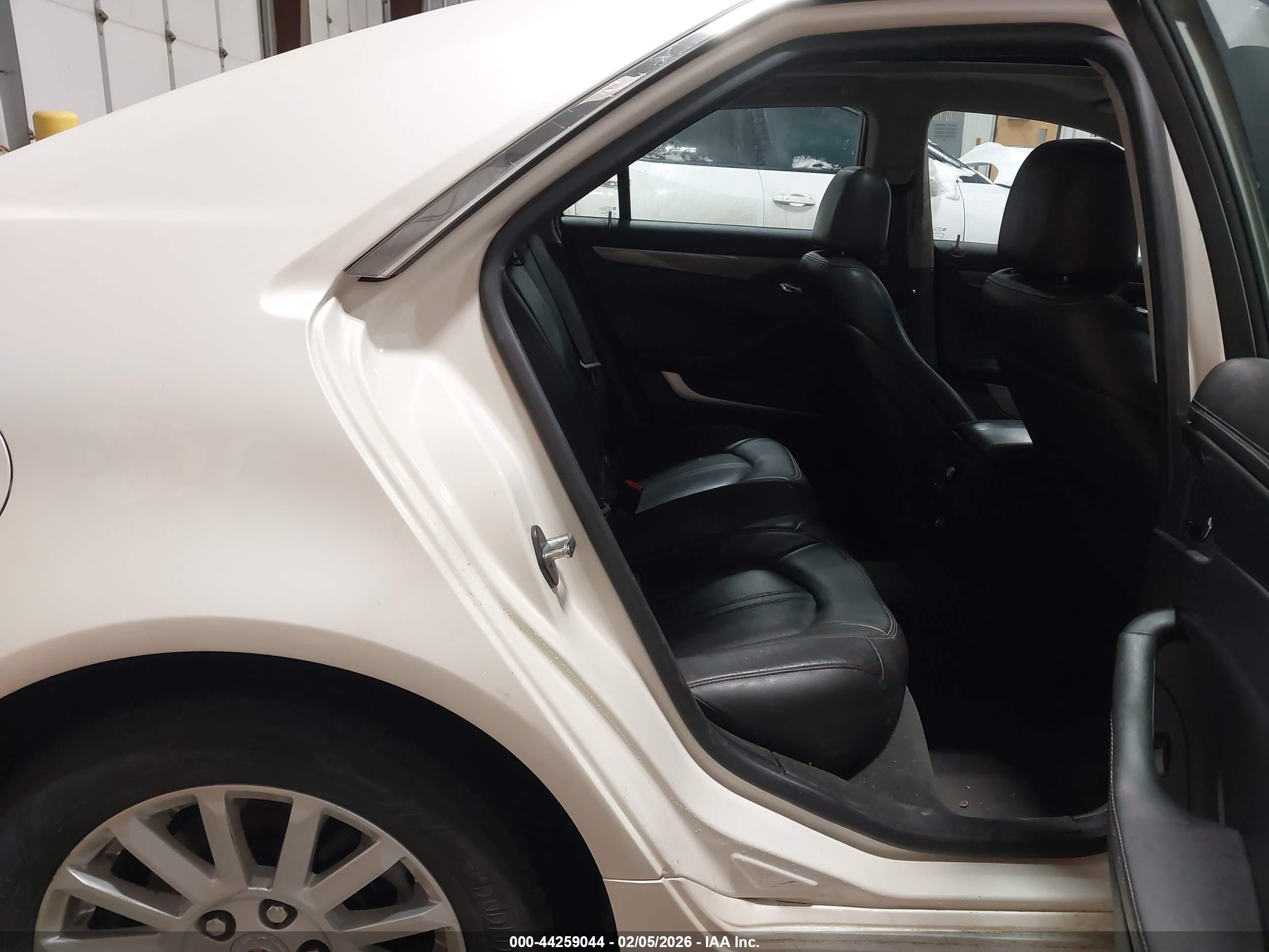 CADILLAC CTS image 8