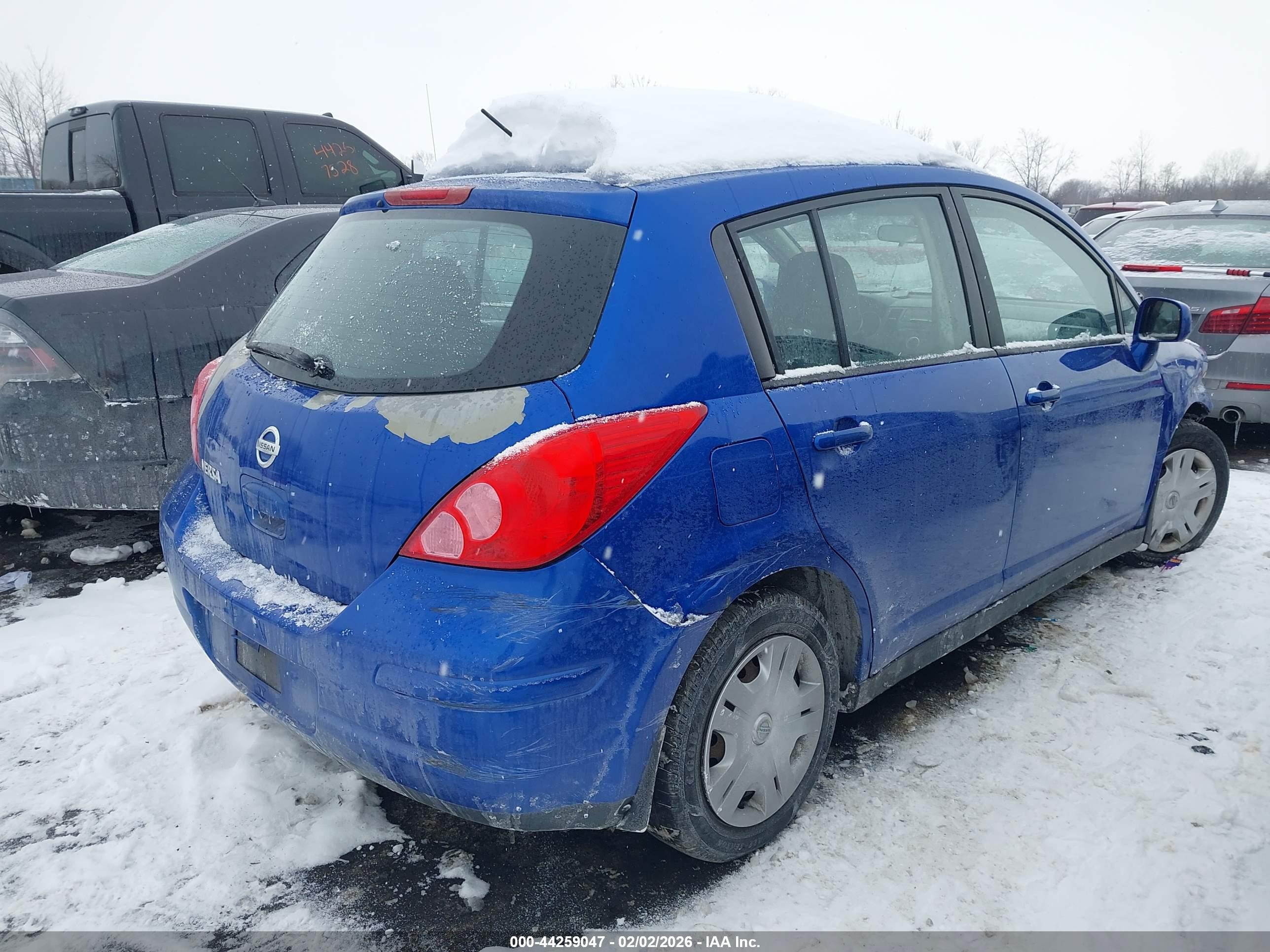 NISSAN VERSA image 4