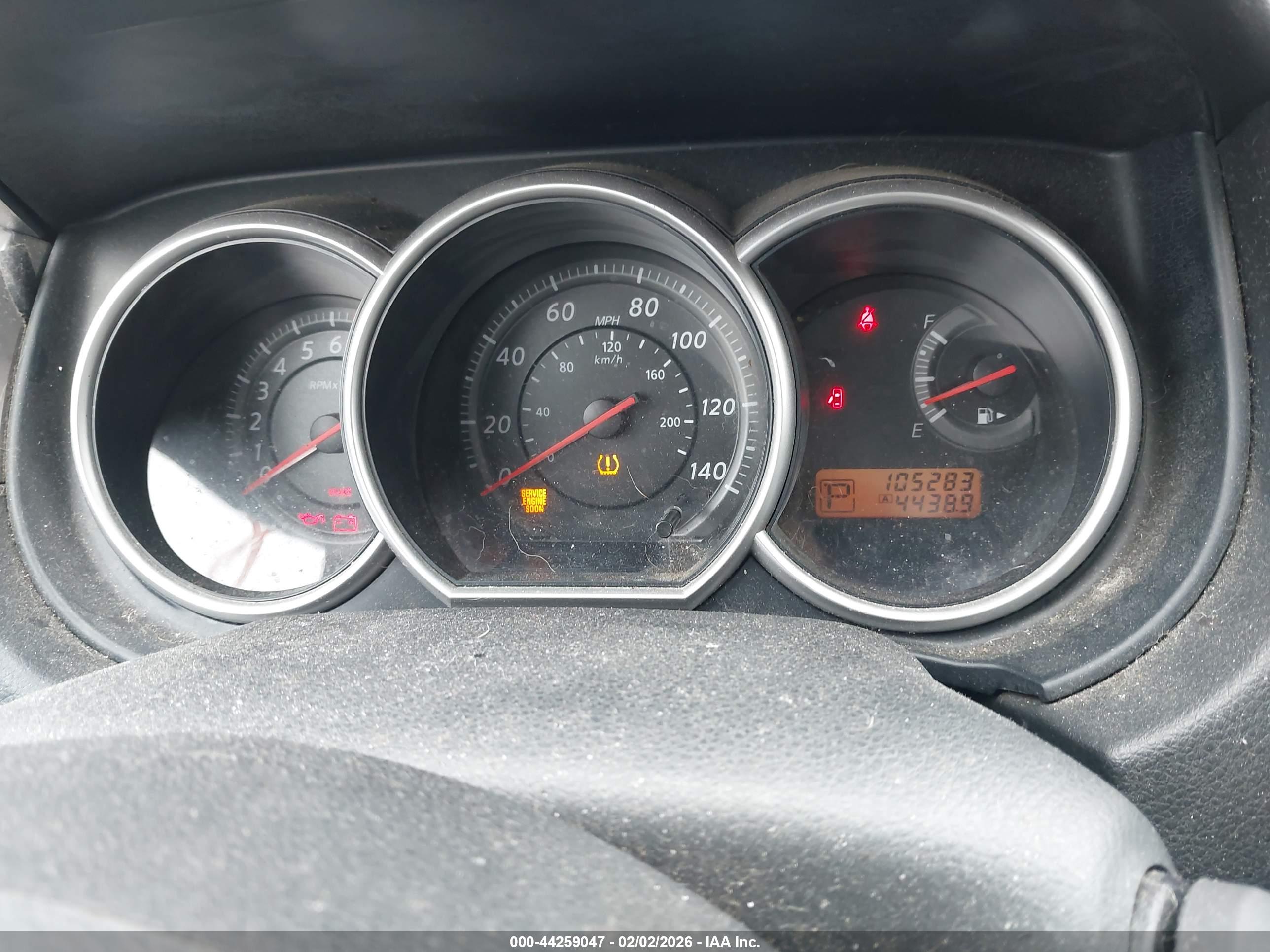 NISSAN VERSA image 7