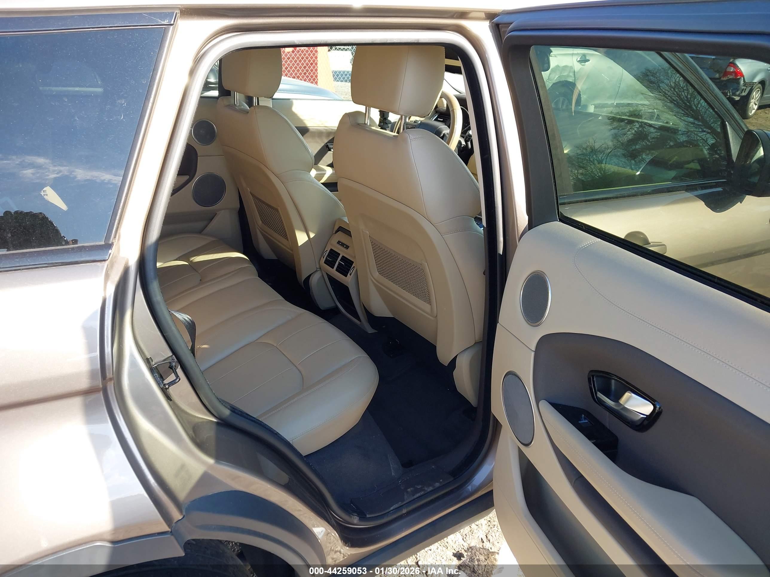 LAND ROVER image 8