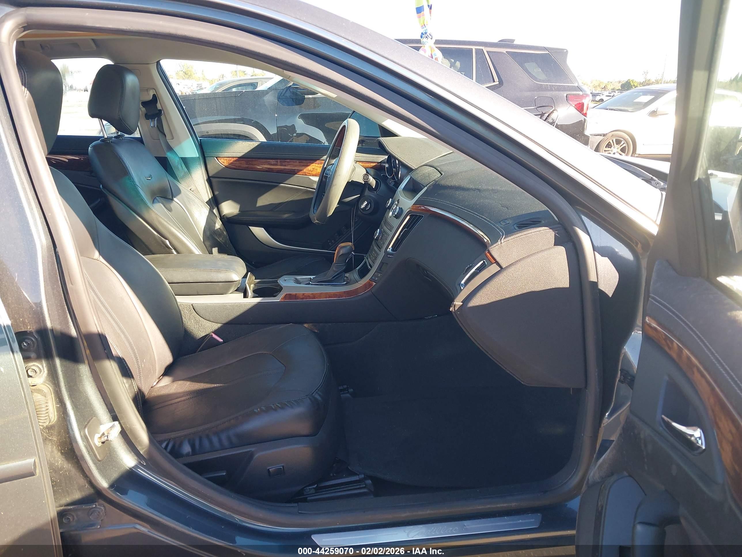 CADILLAC CTS image 5