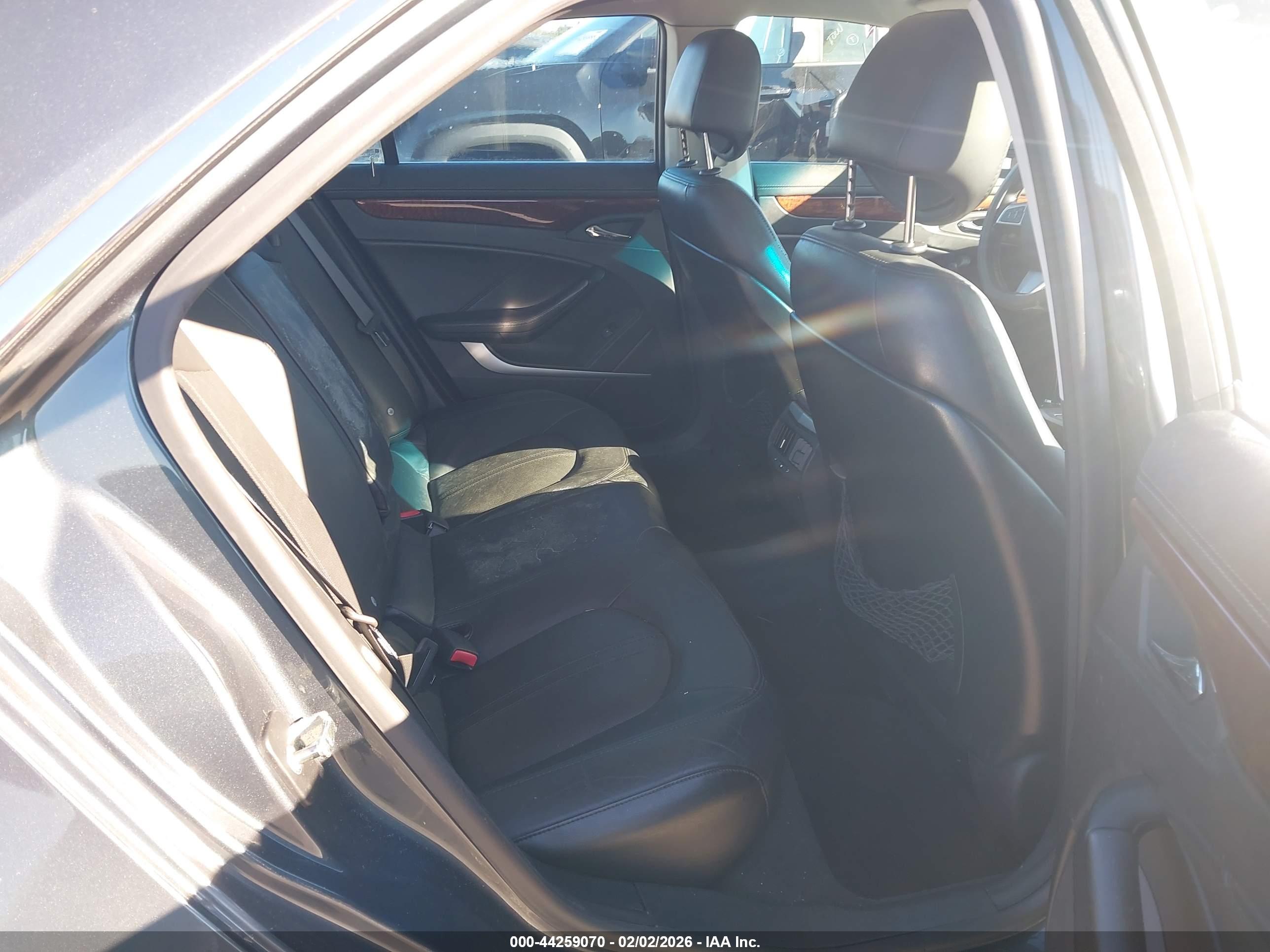 CADILLAC CTS image 8