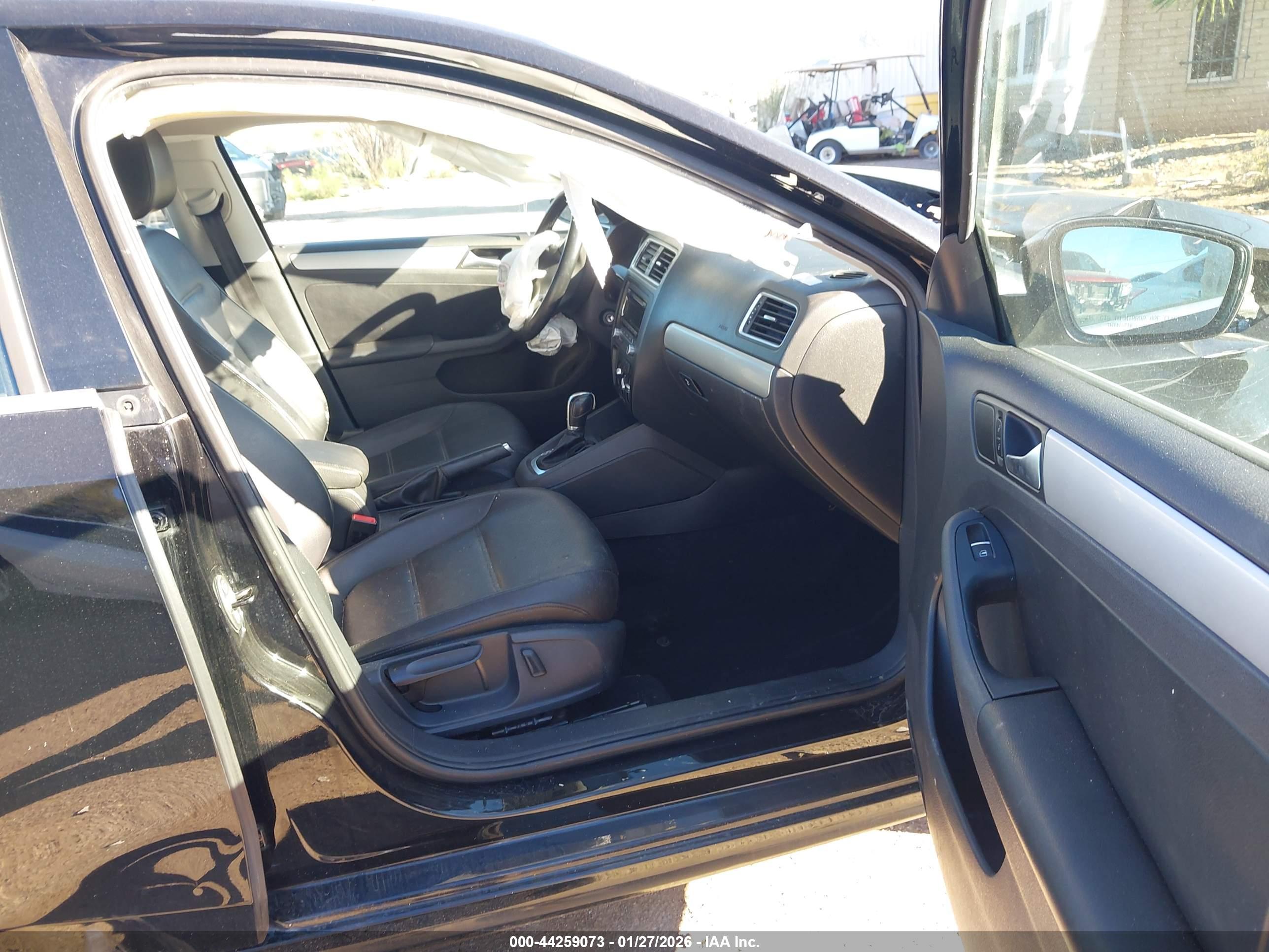 VOLKSWAGEN JETTA image 5