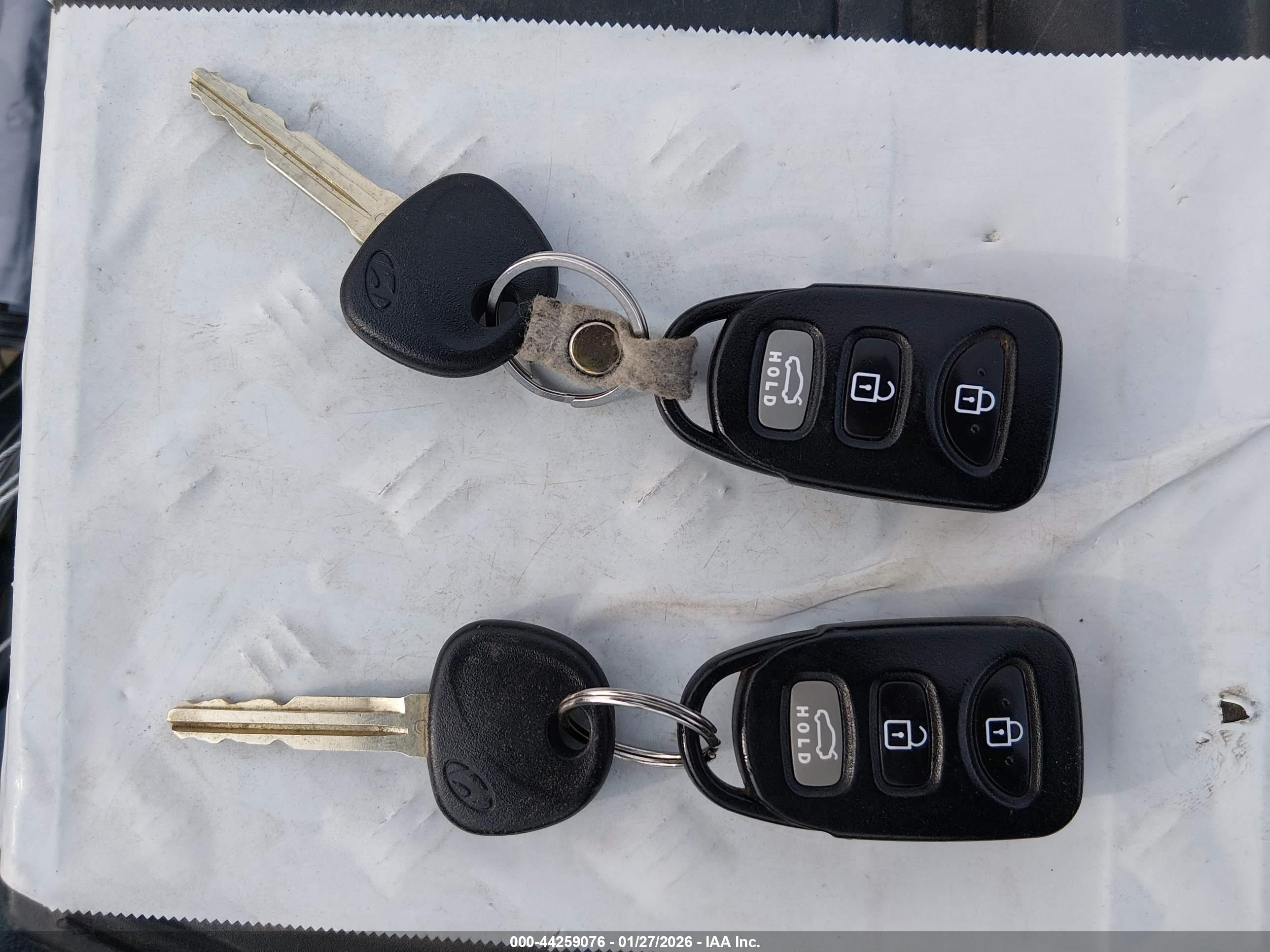 HYUNDAI ELANTRA image 11