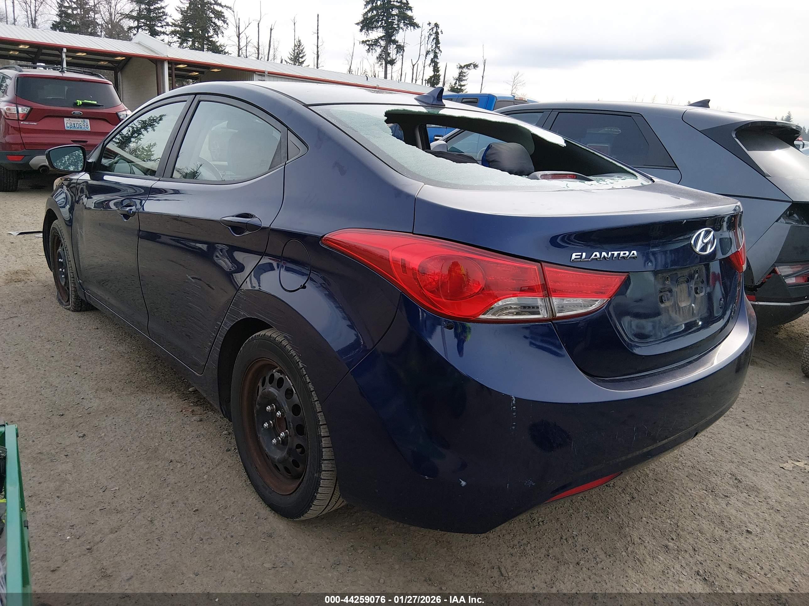 HYUNDAI ELANTRA image 3