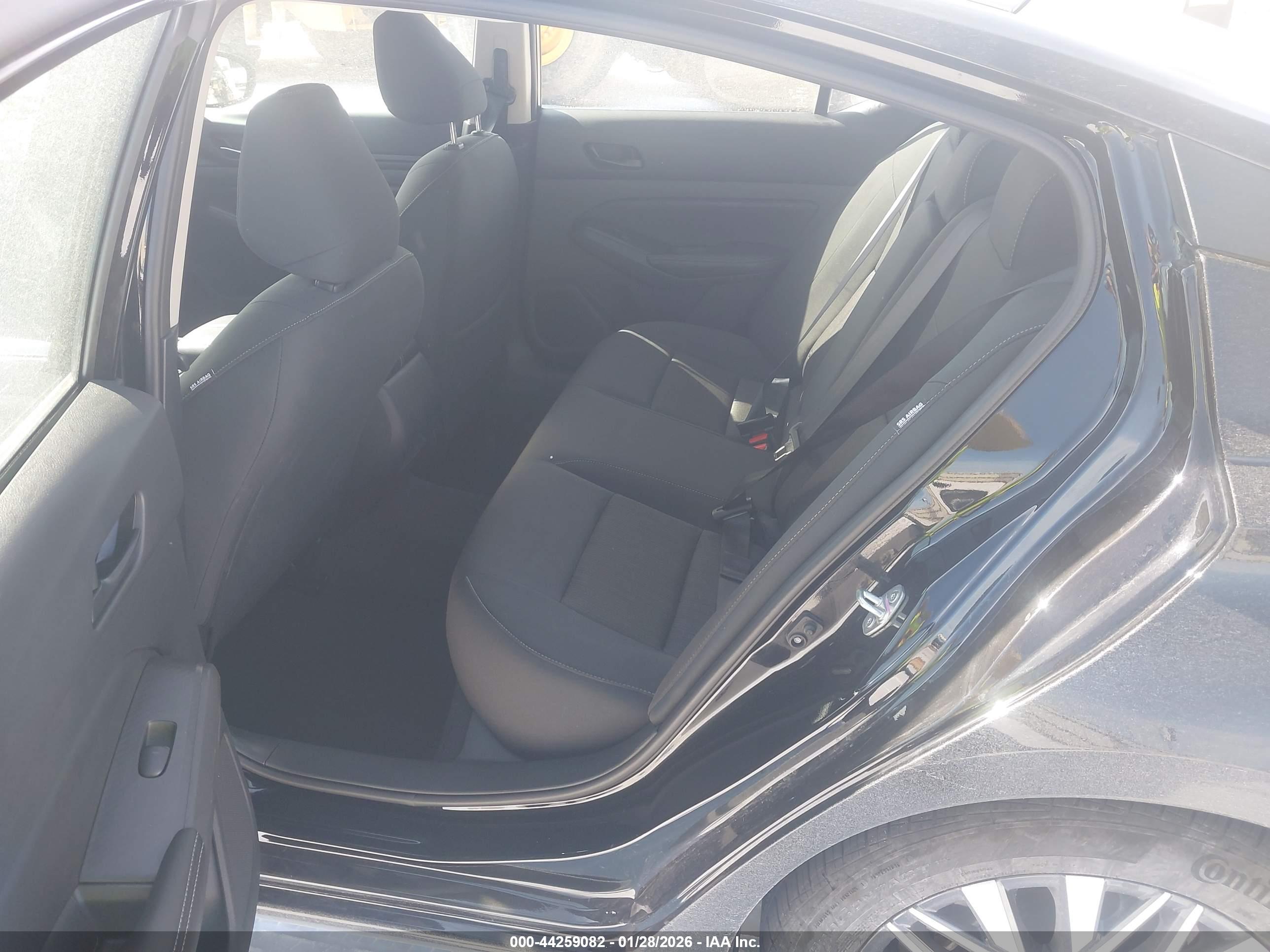 NISSAN ALTIMA image 8