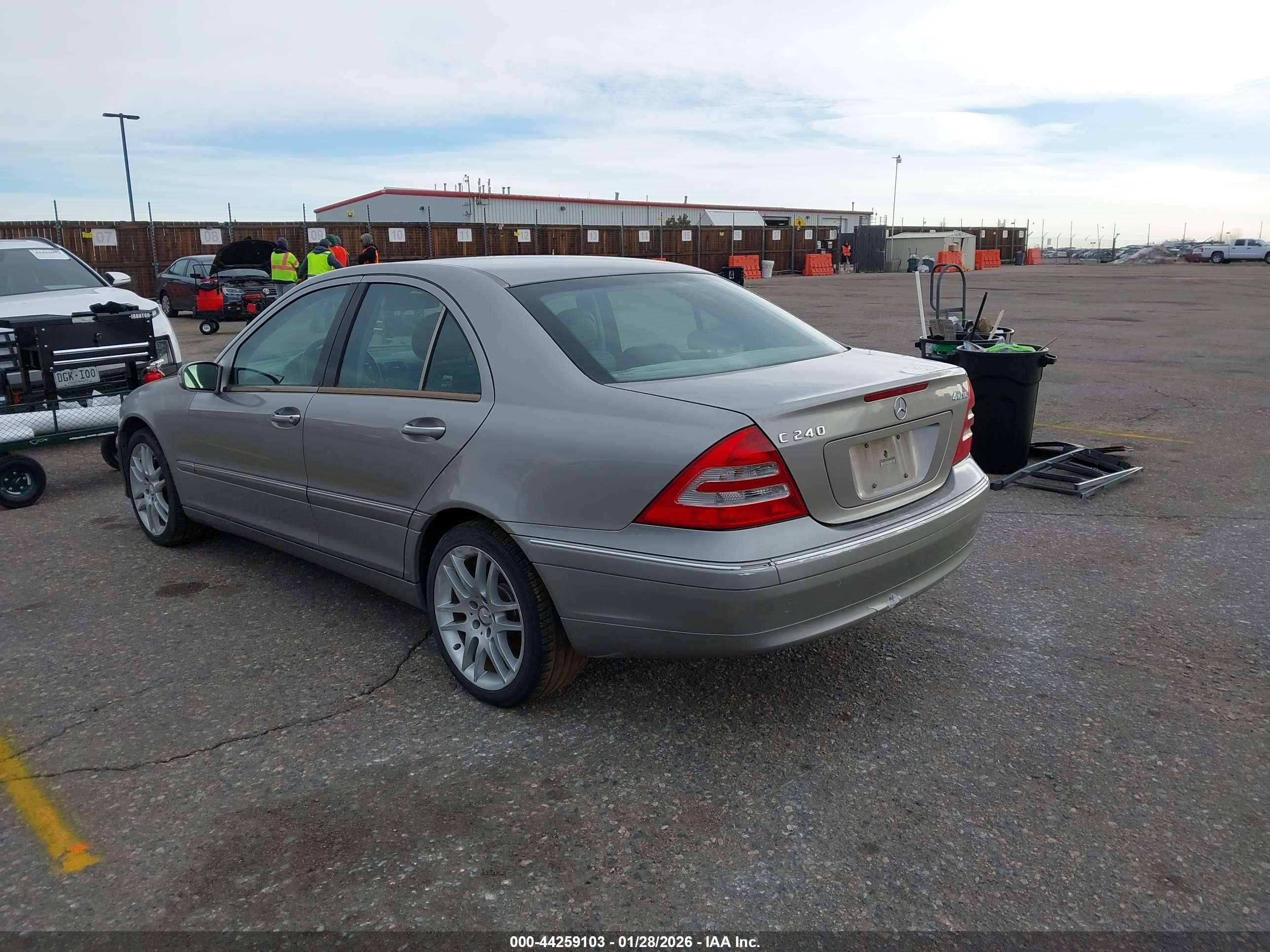 MERCEDES-BENZ C image 3