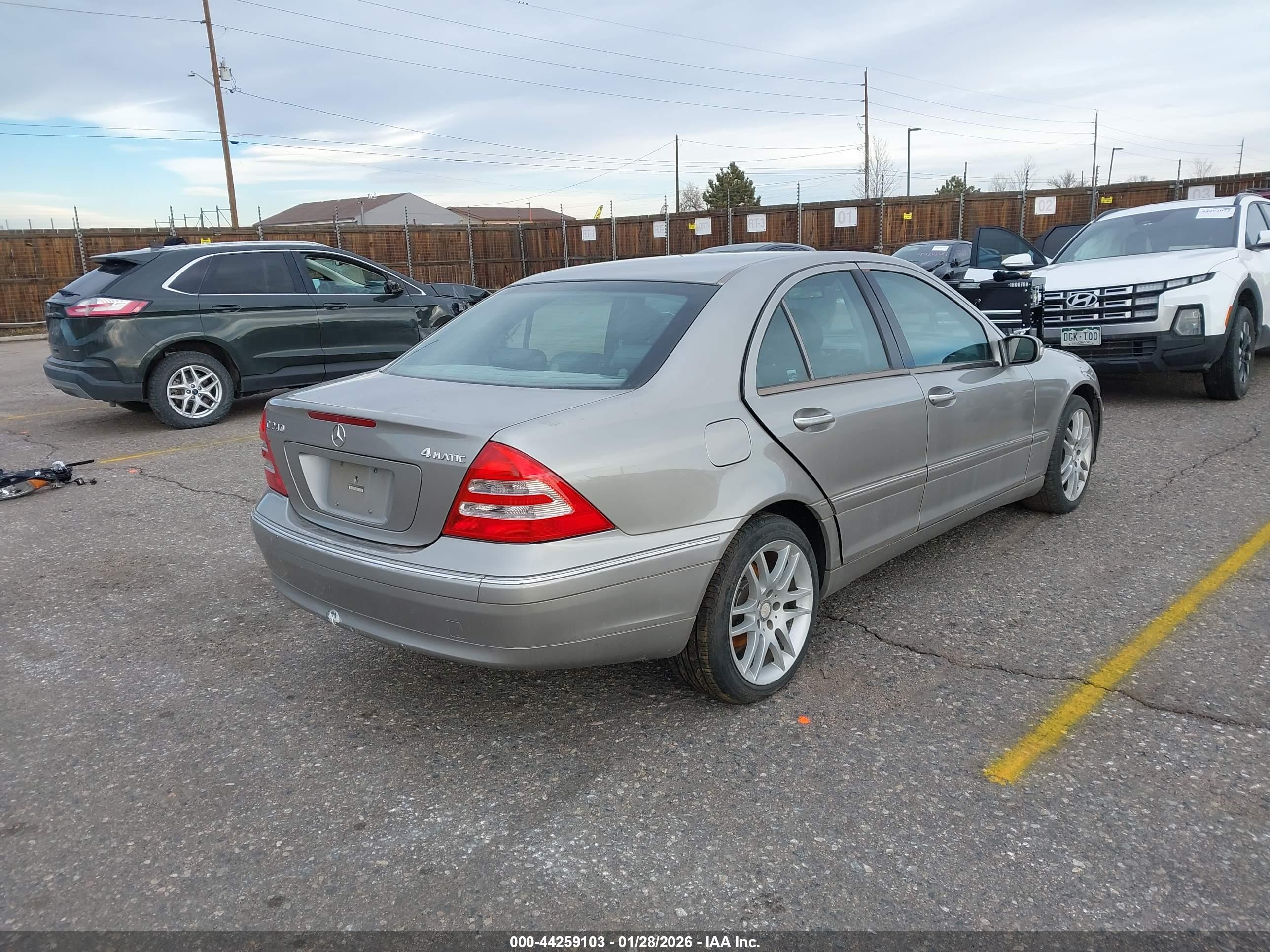 MERCEDES-BENZ C image 4