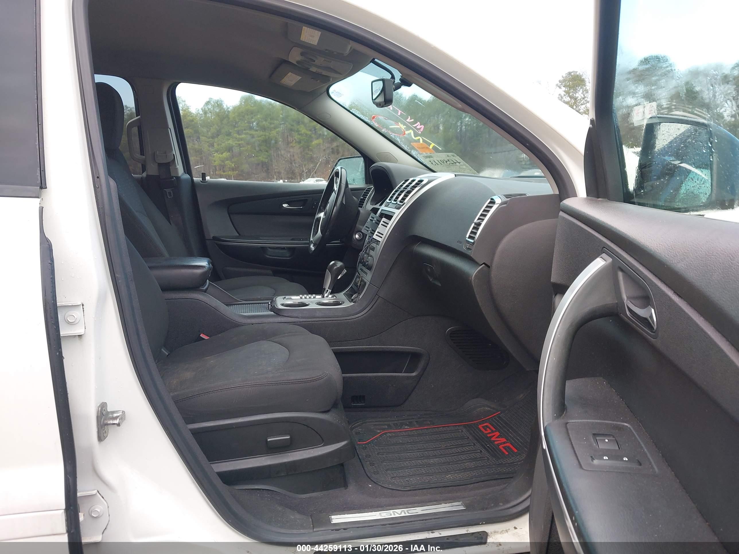 GMC ACADIA image 5