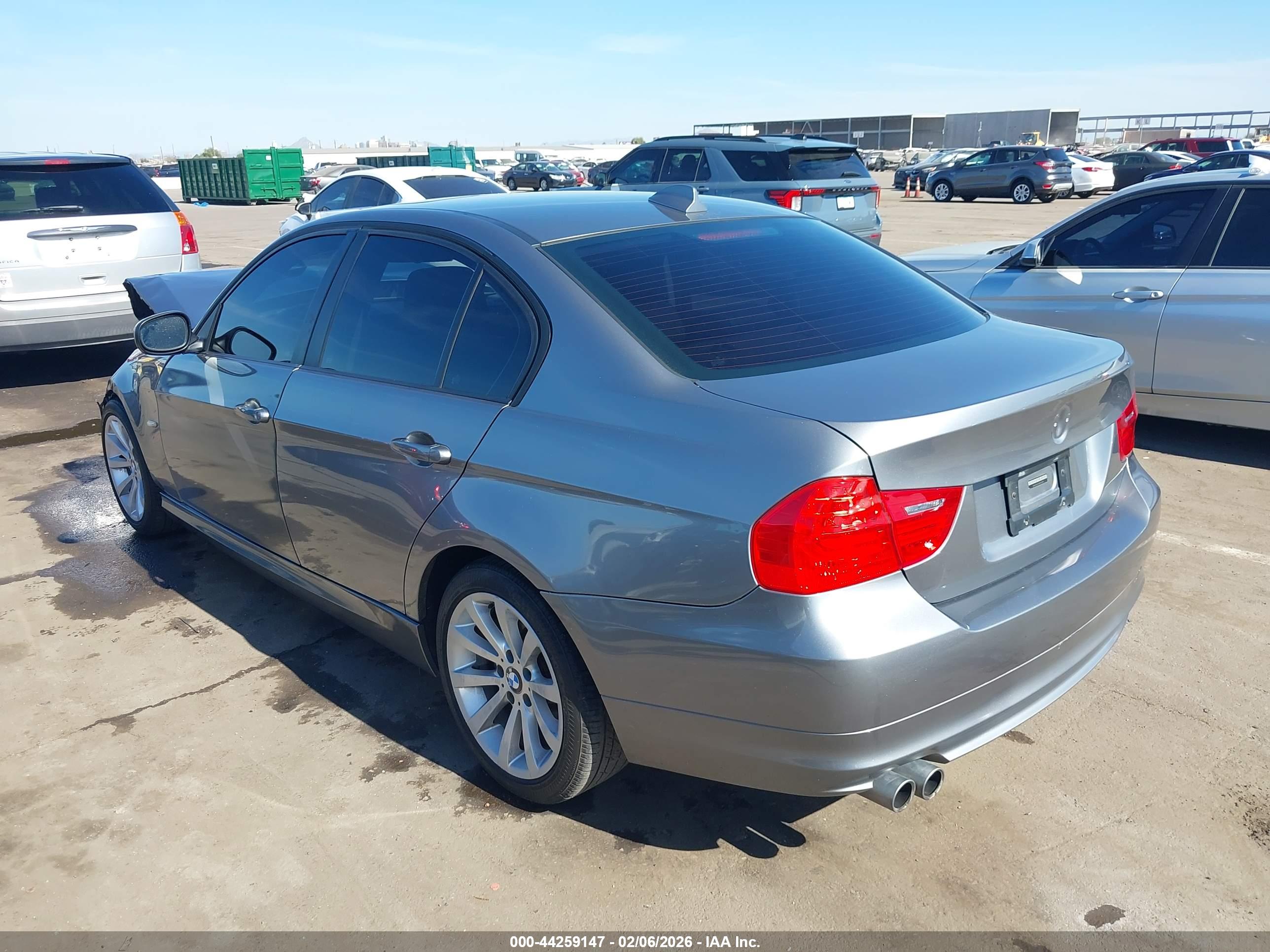 BMW 328I image 3