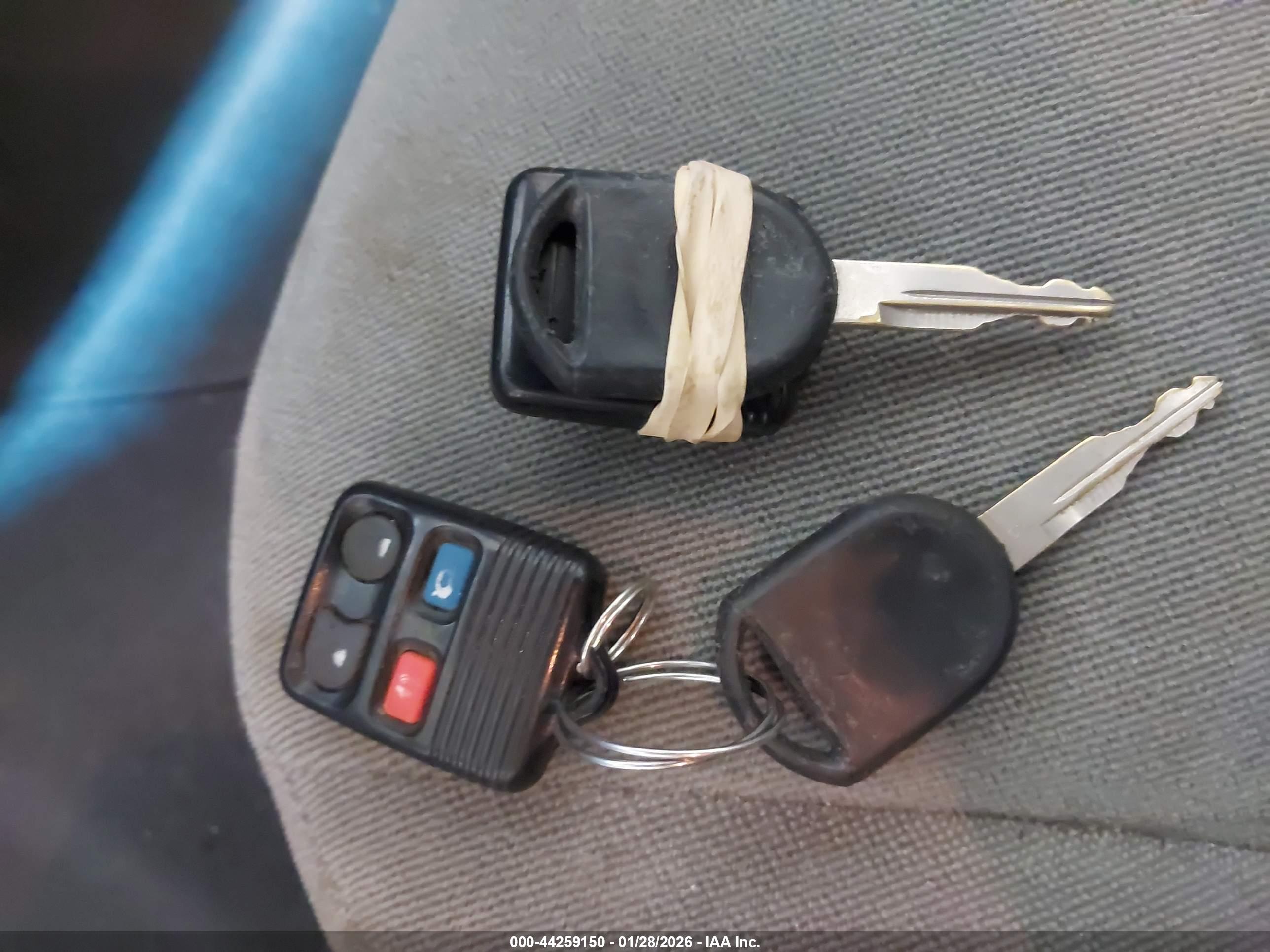 FORD TAURUS image 11