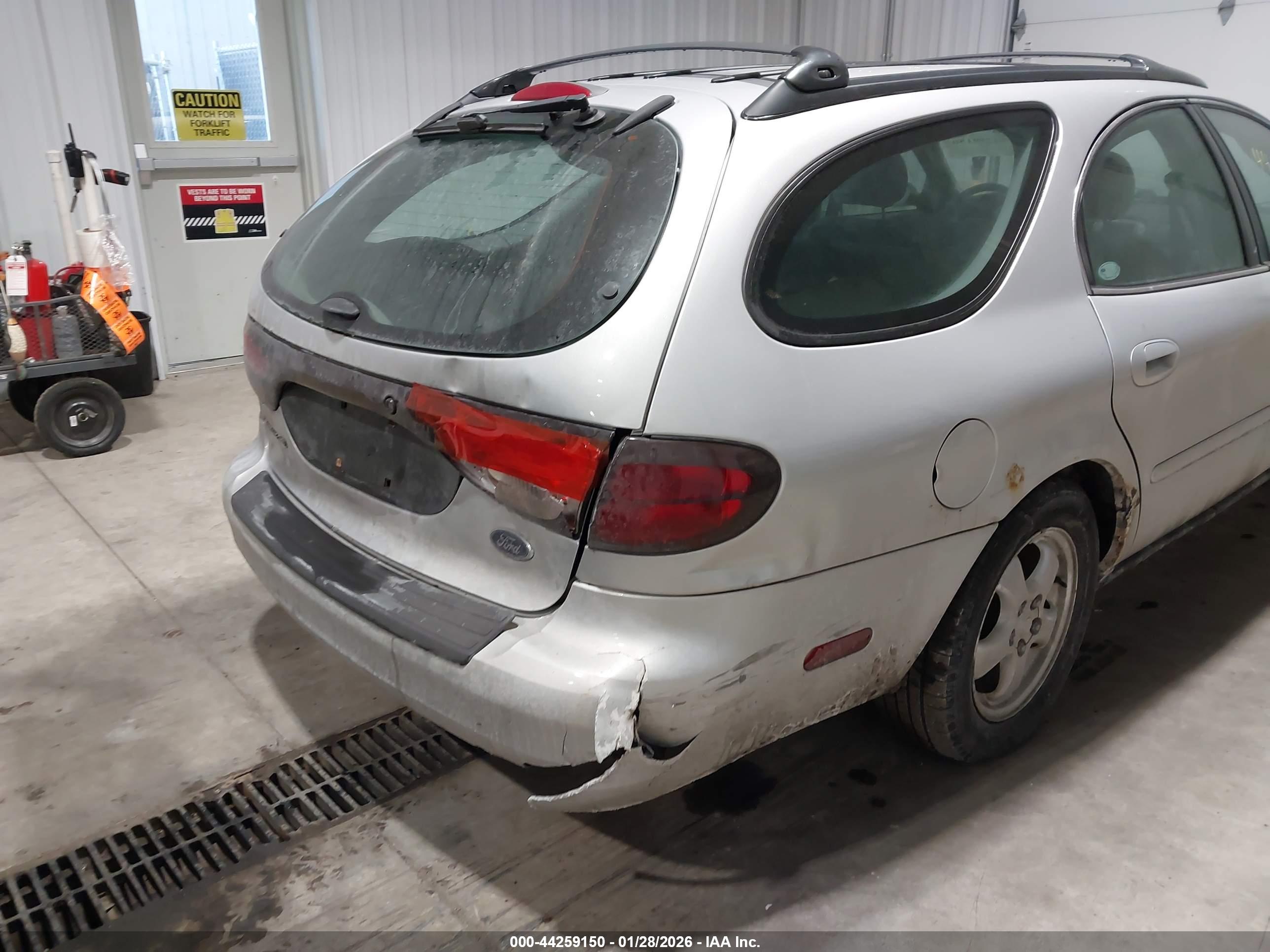 FORD TAURUS image 6