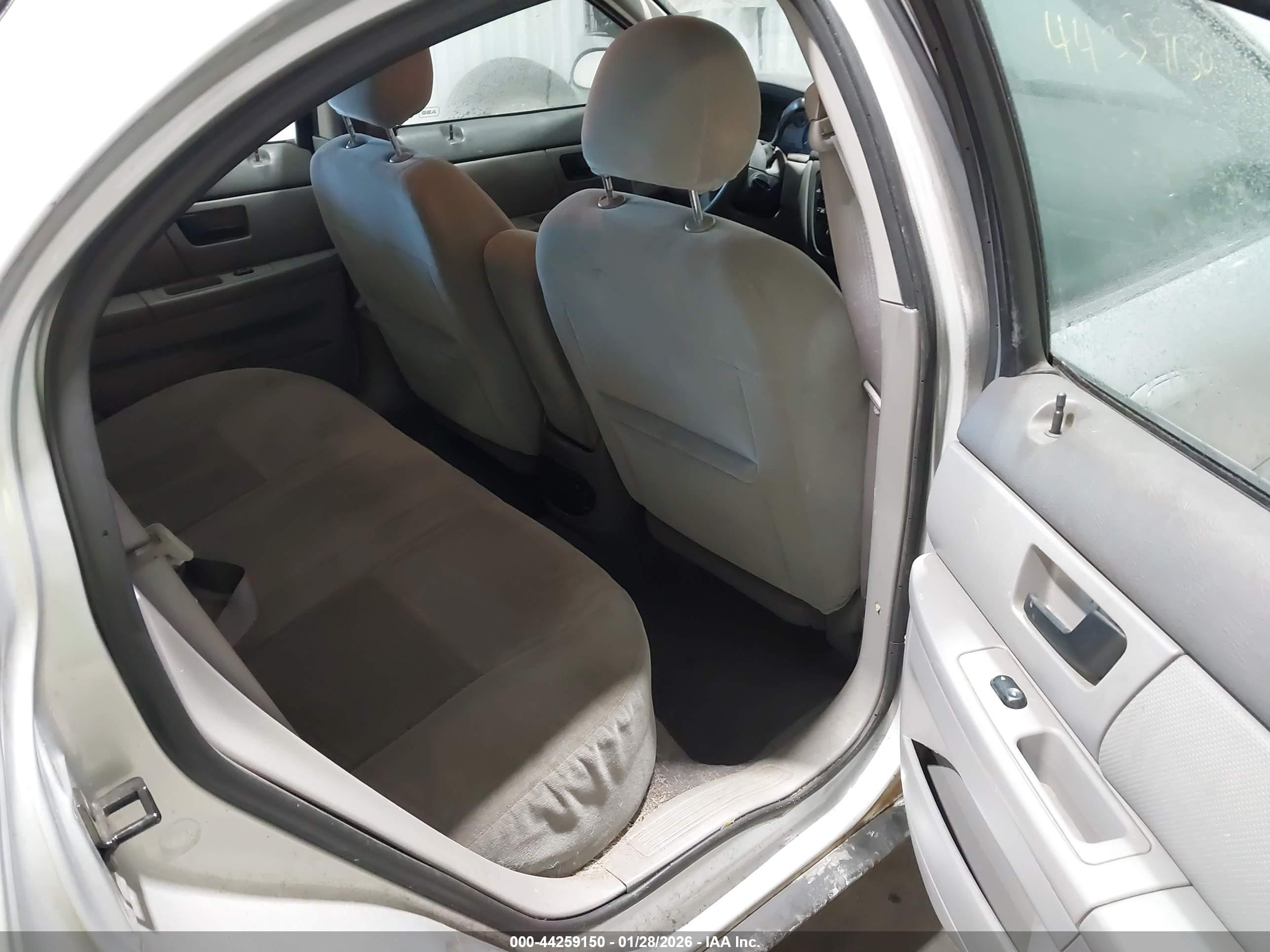 FORD TAURUS image 8