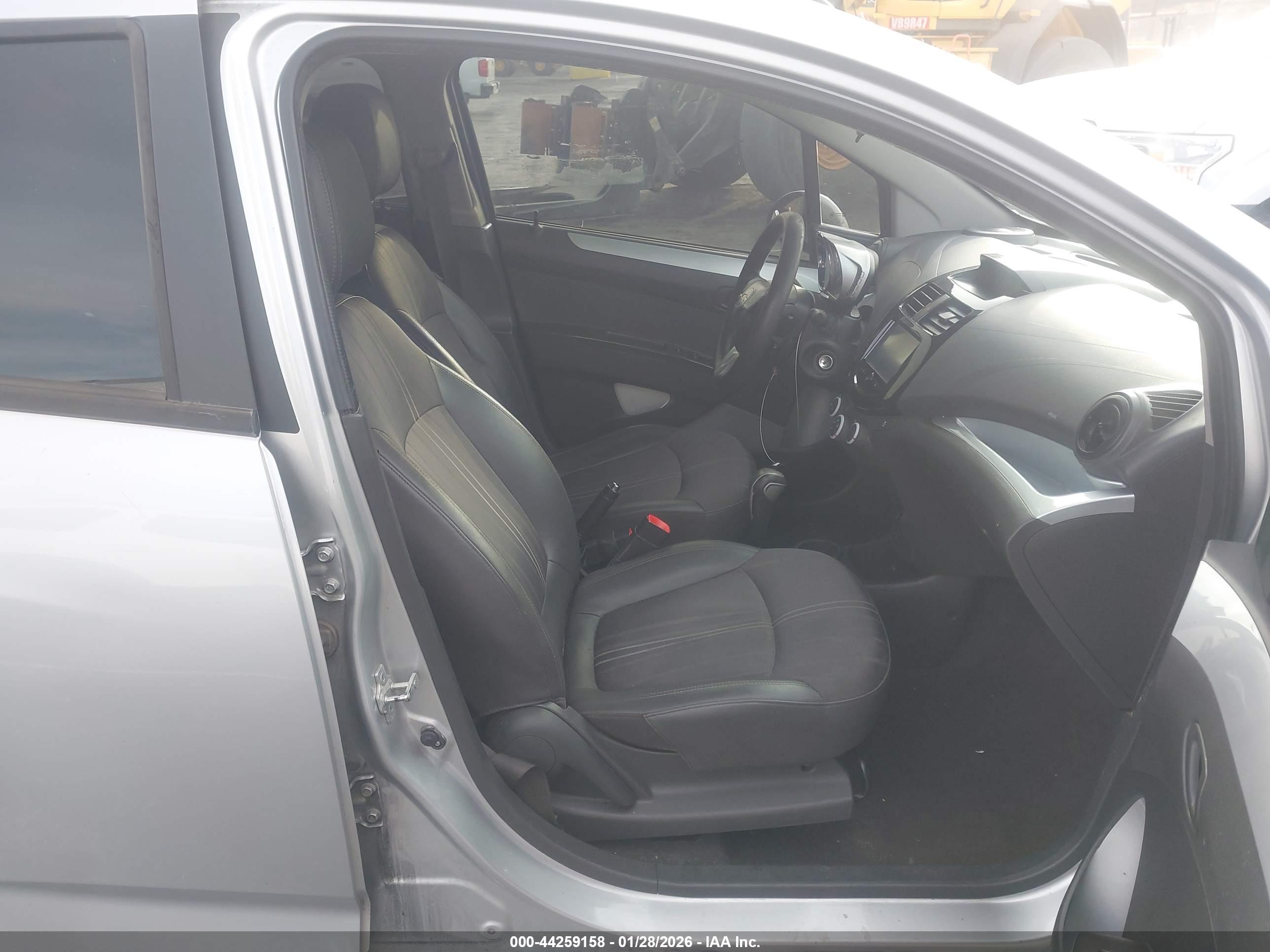 CHEVROLET SPARK image 5