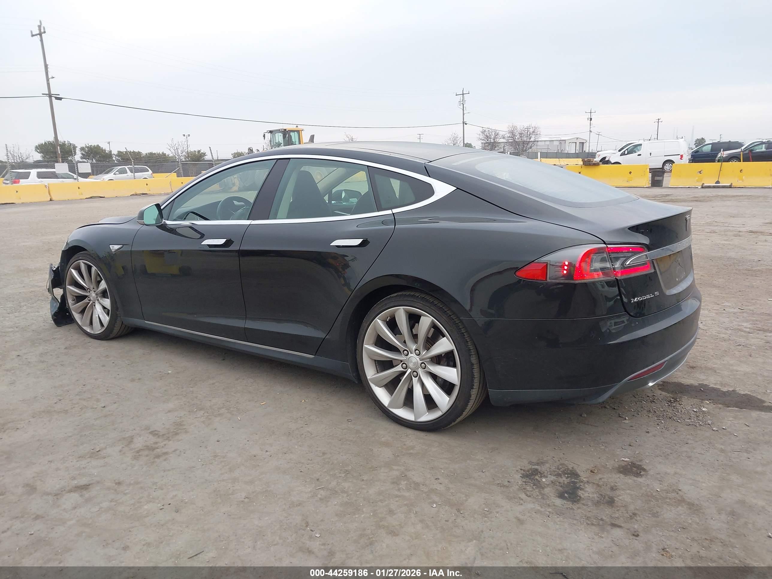 TESLA MODEL image 3