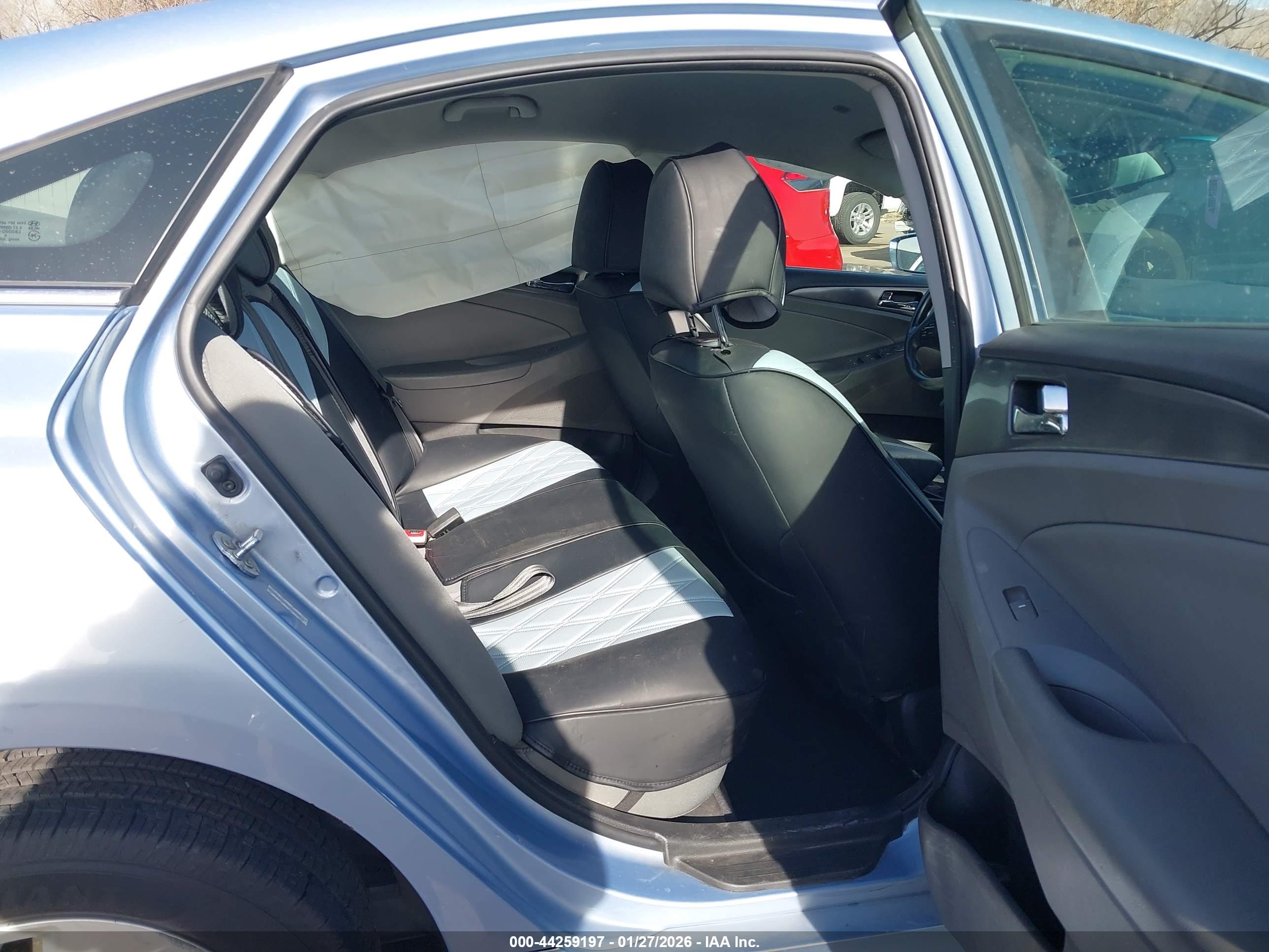 HYUNDAI SONATA image 8
