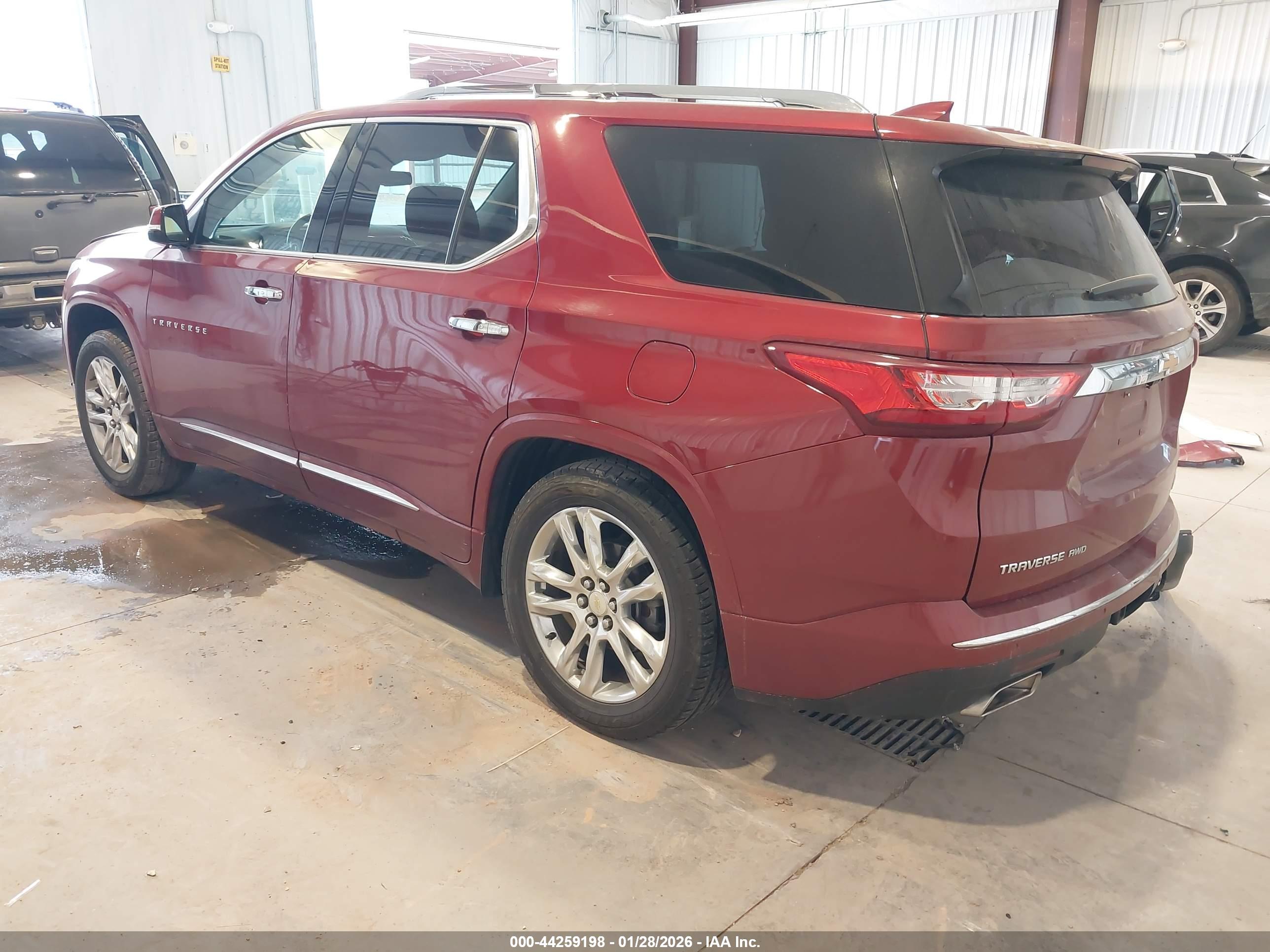 CHEVROLET TRAVERSE image 3