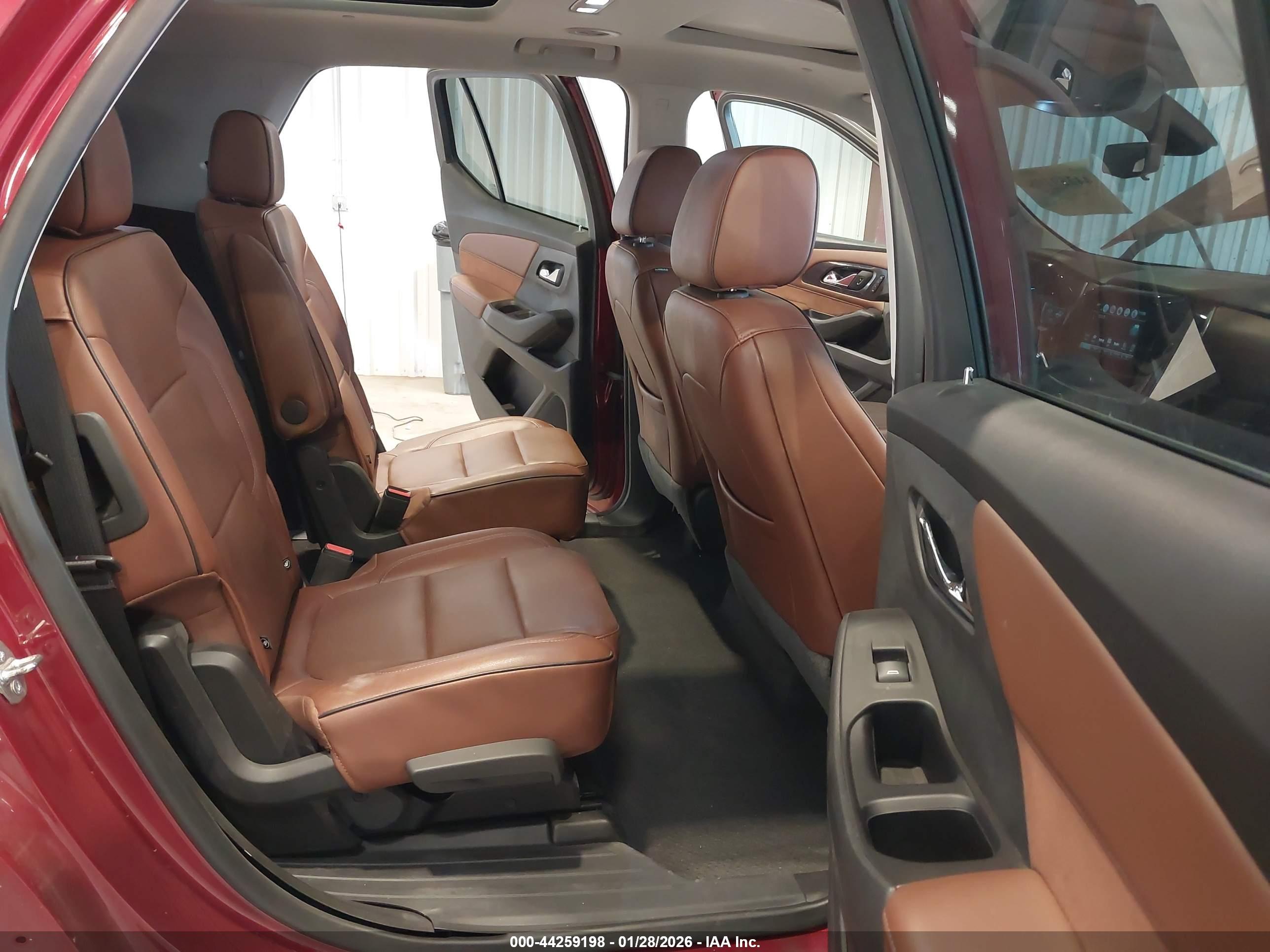 CHEVROLET TRAVERSE image 8