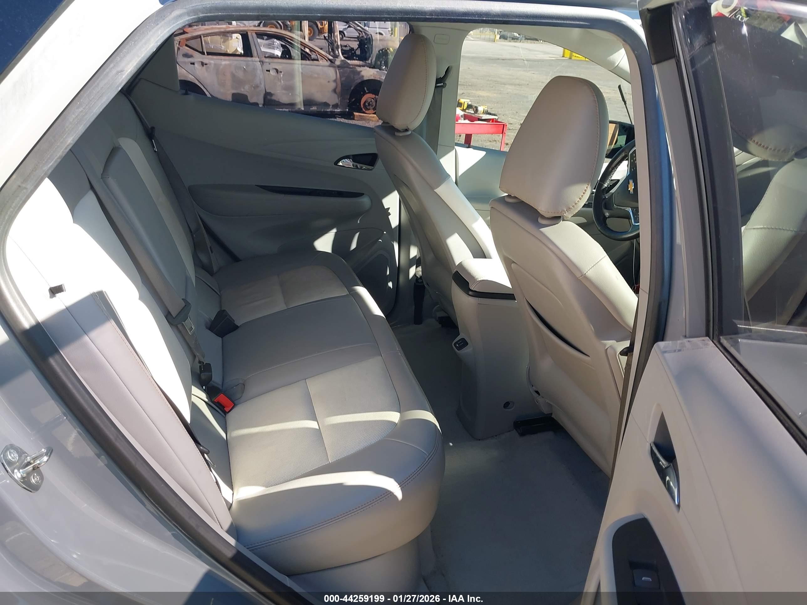 CHEVROLET BOLT image 8