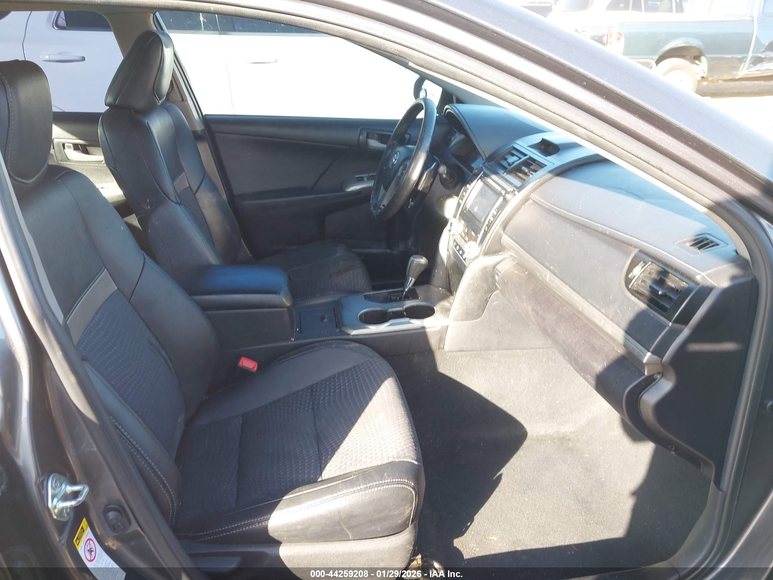 TOYOTA CAMRY image 5
