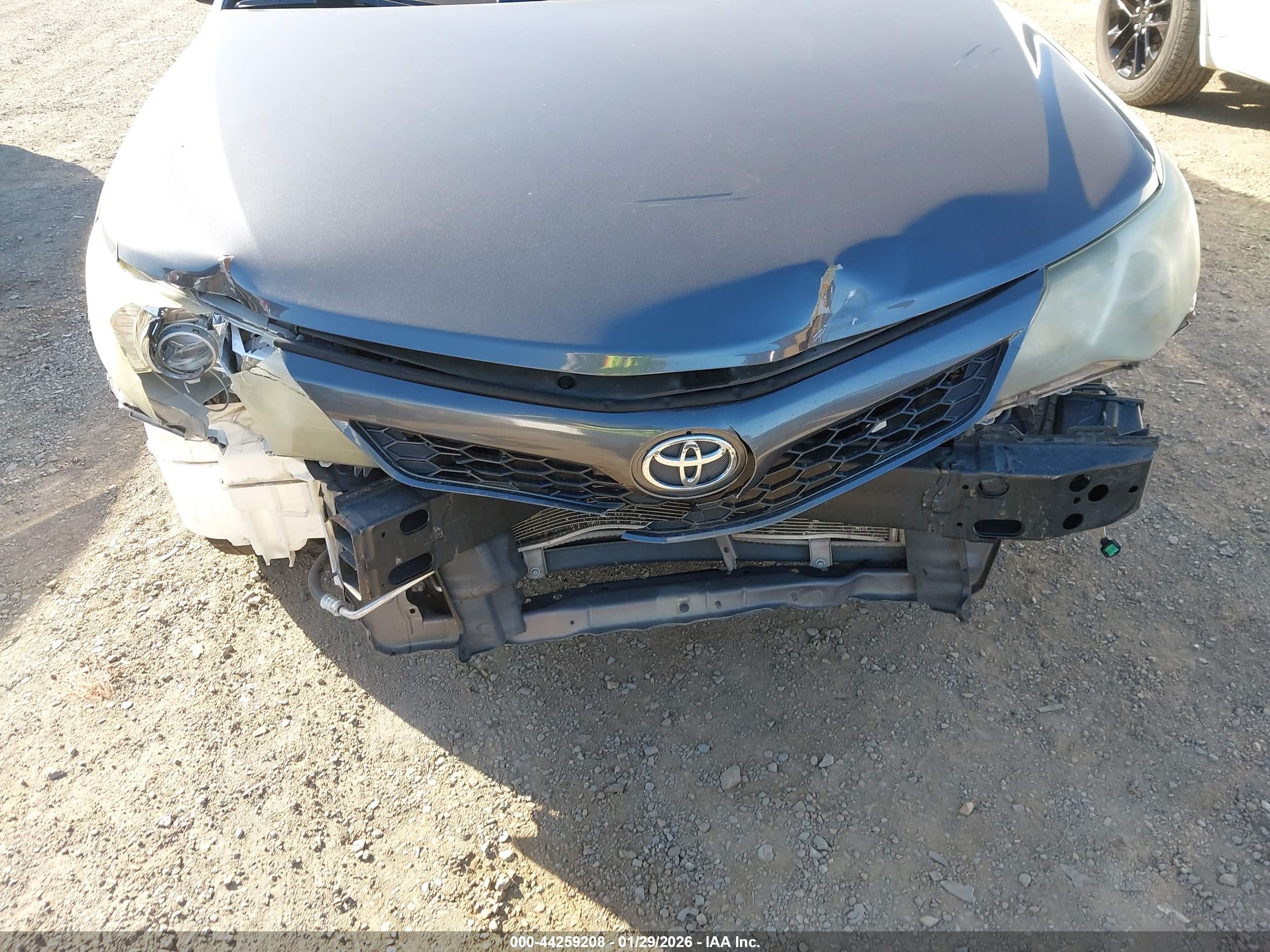 TOYOTA CAMRY image 6