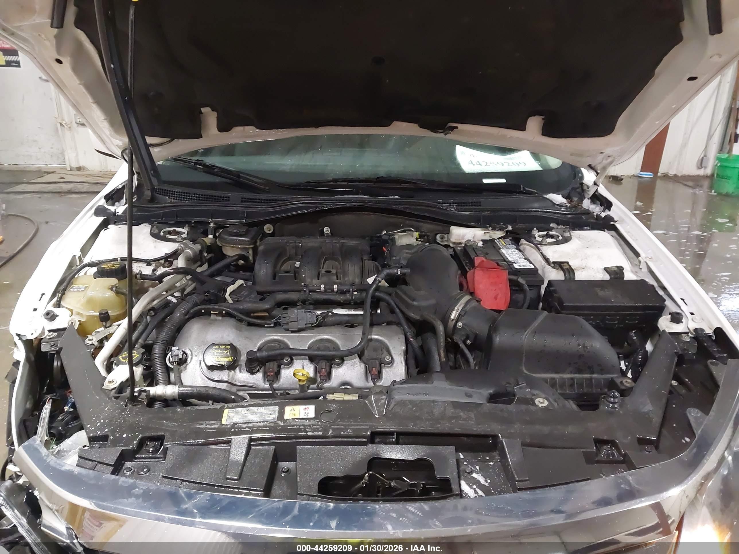 FORD FUSION image 10
