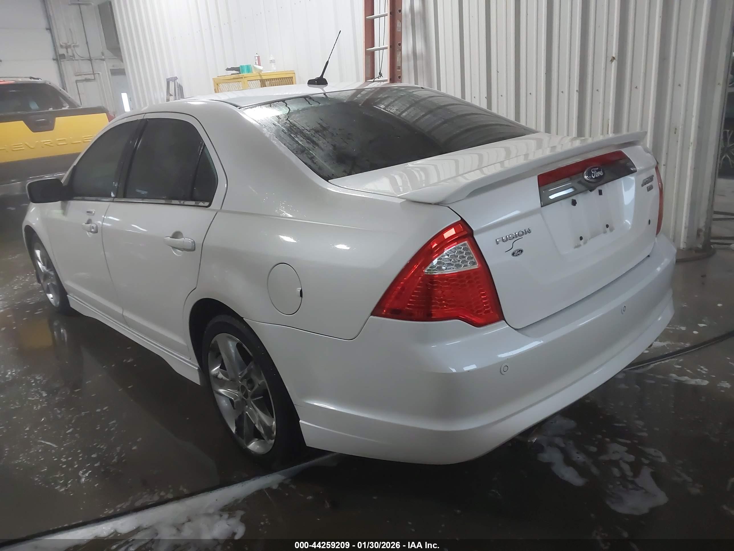 FORD FUSION image 3