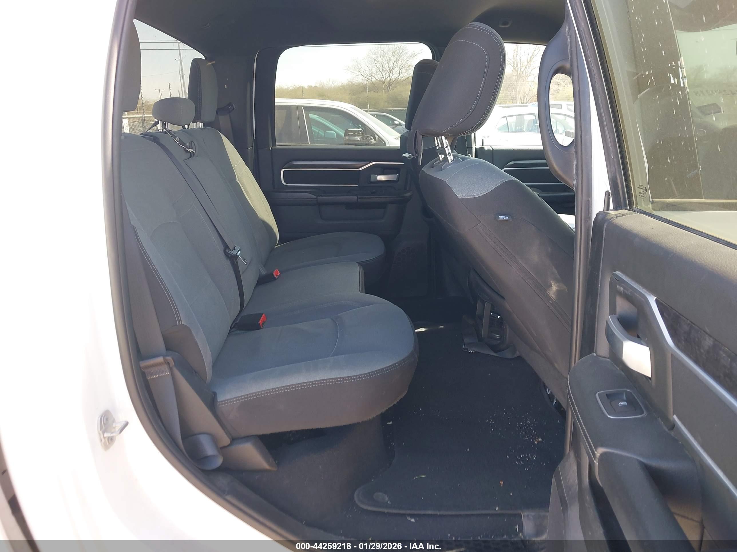 RAM 2500 image 8