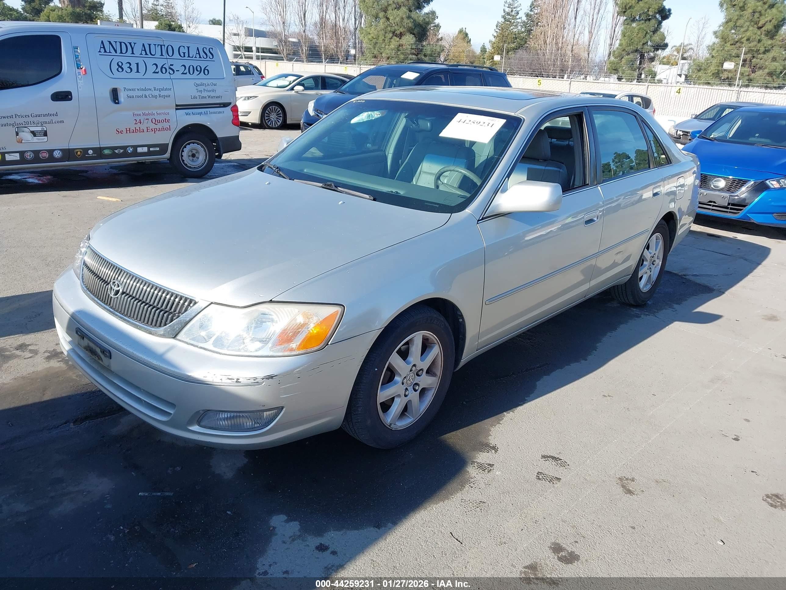 TOYOTA AVALON image 2