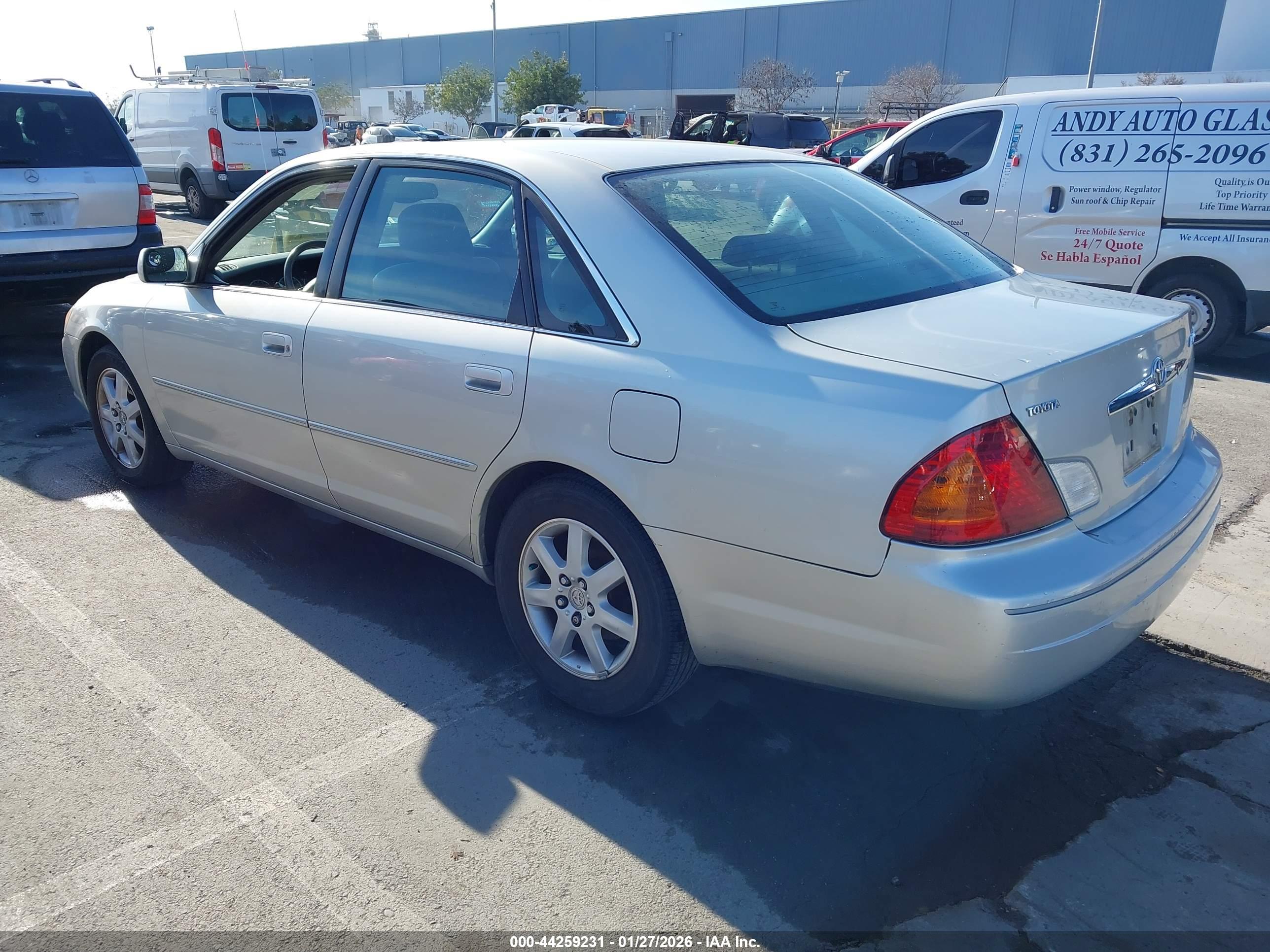 TOYOTA AVALON image 3