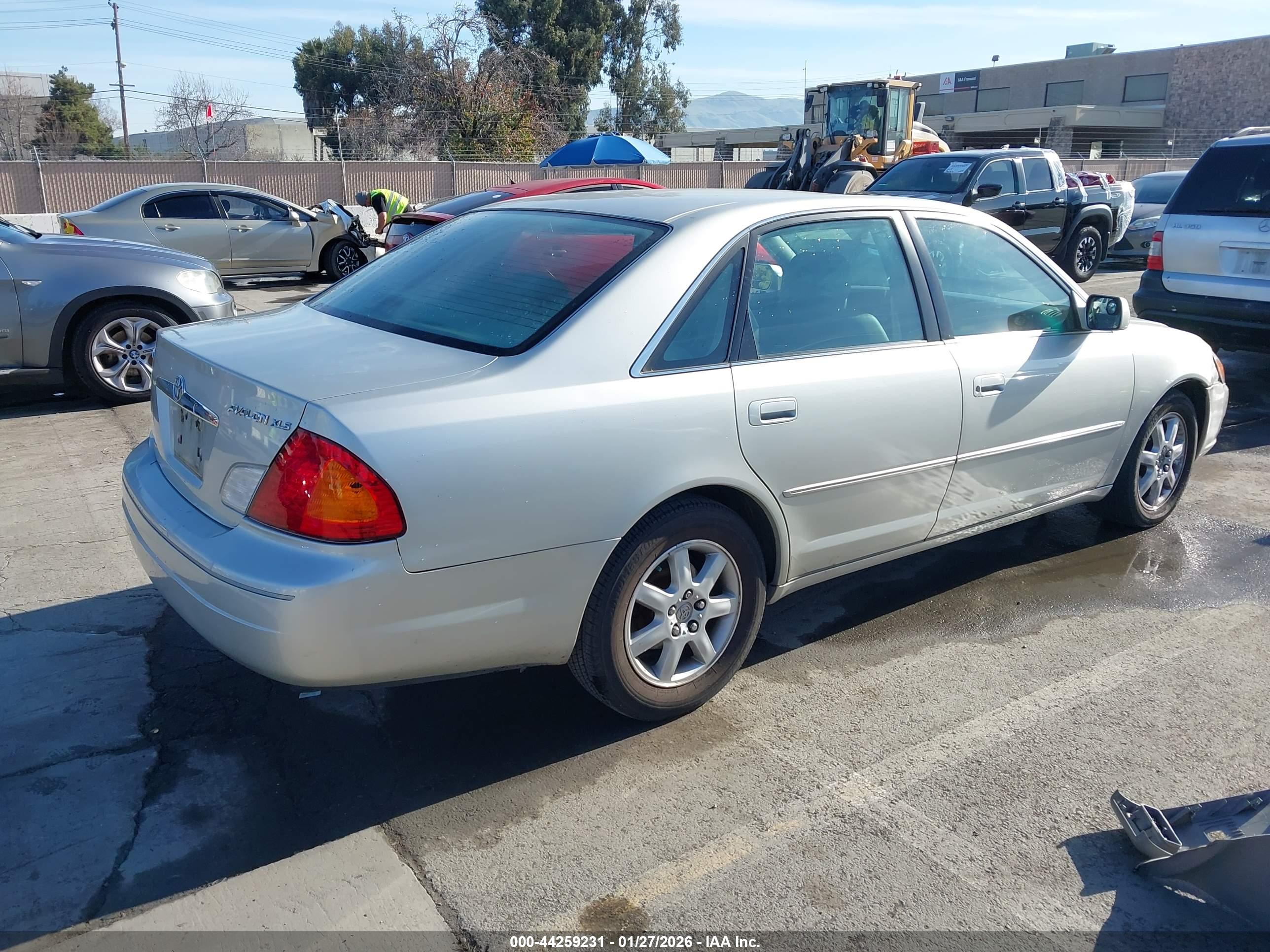 TOYOTA AVALON image 4