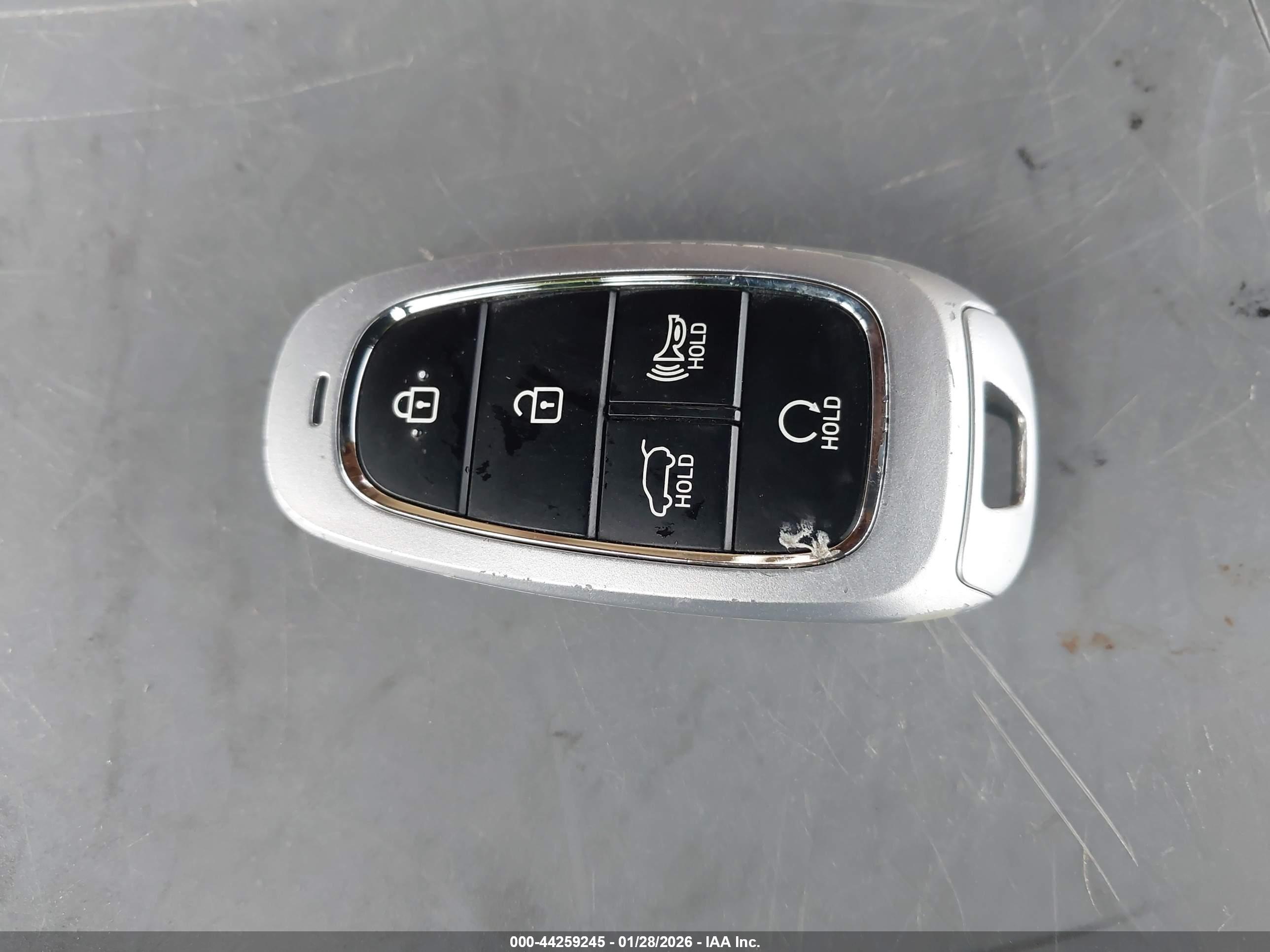 HYUNDAI SANTA image 11