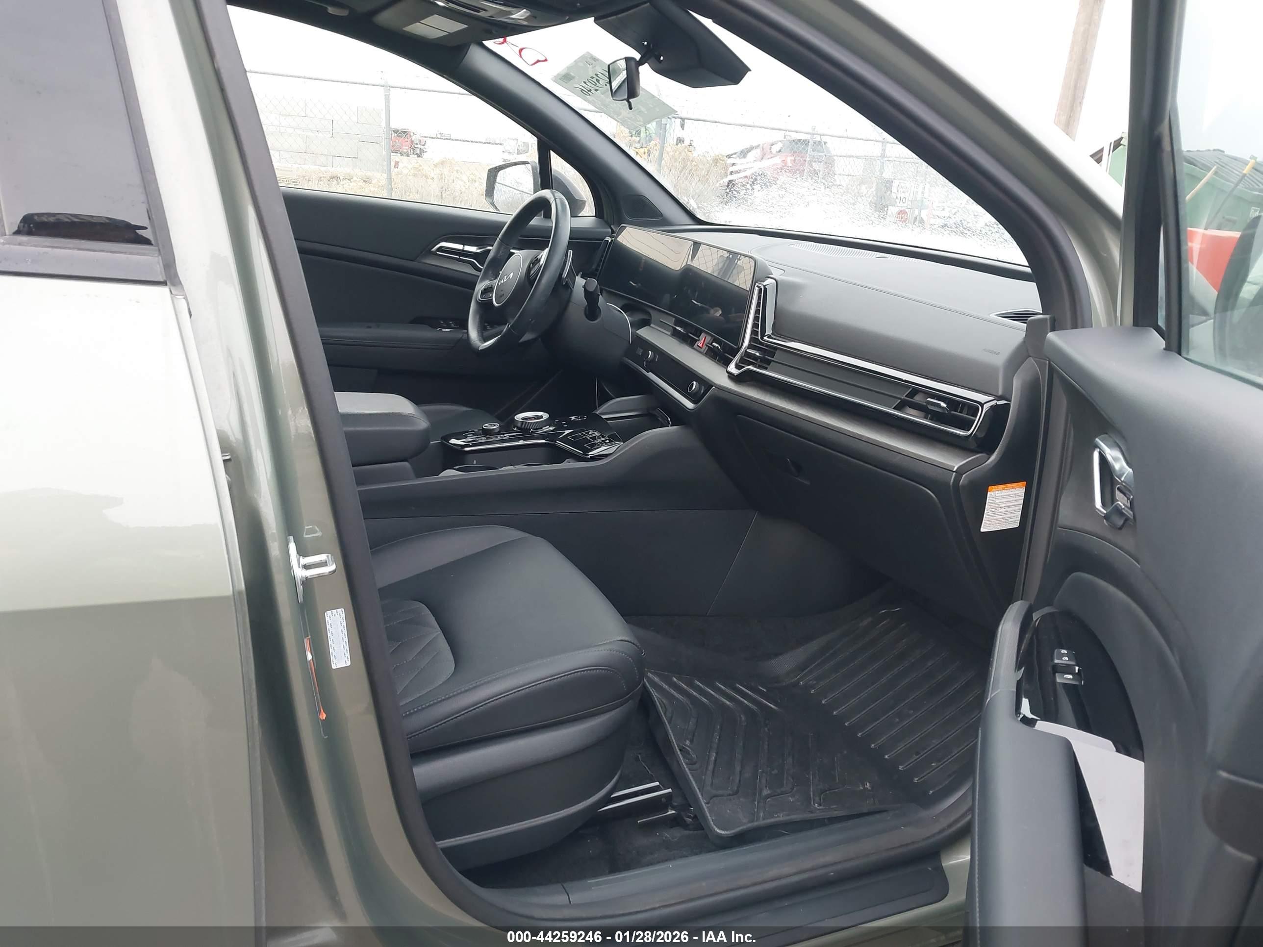 KIA SPORTAGE image 5