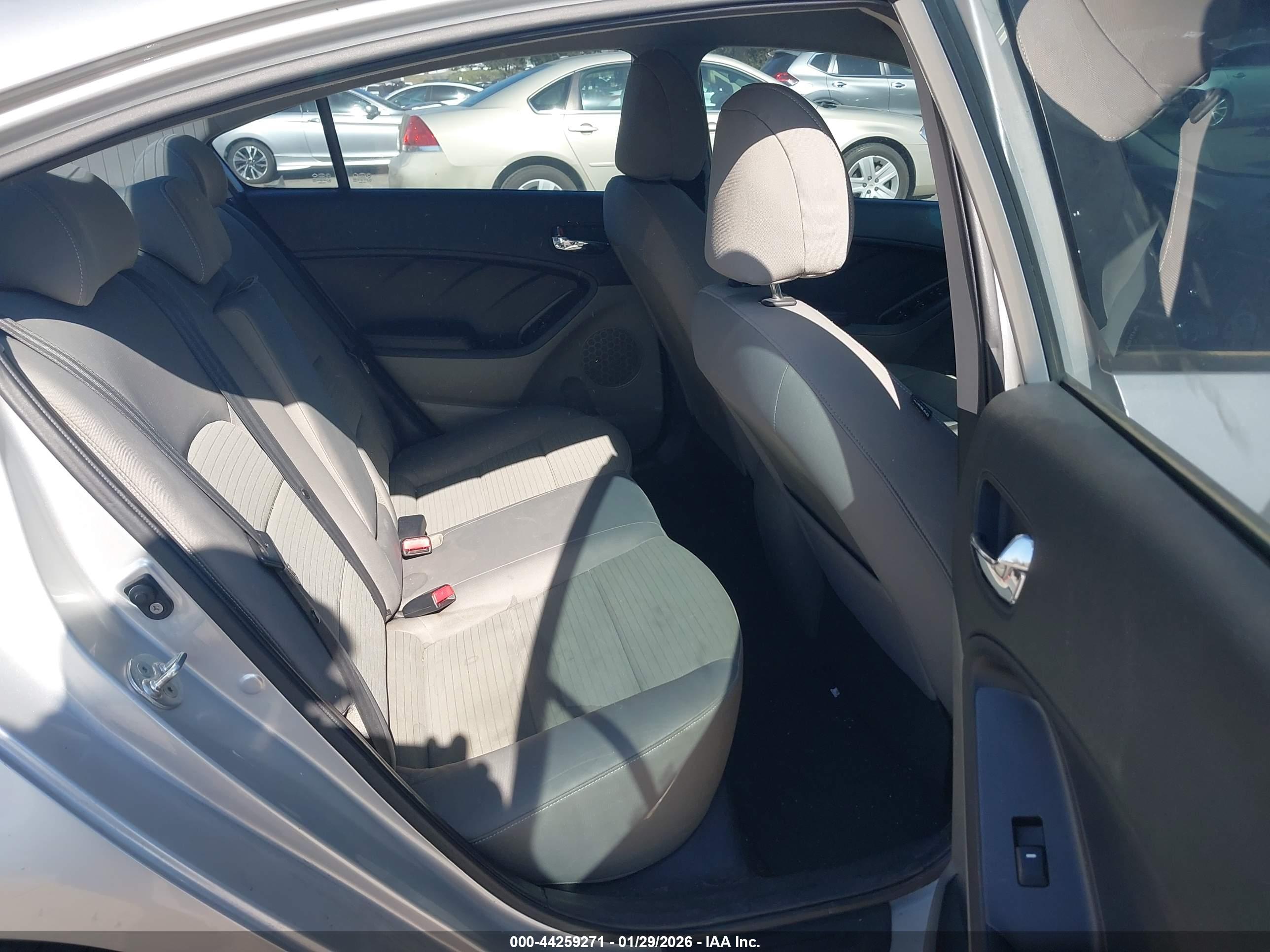 KIA FORTE image 8