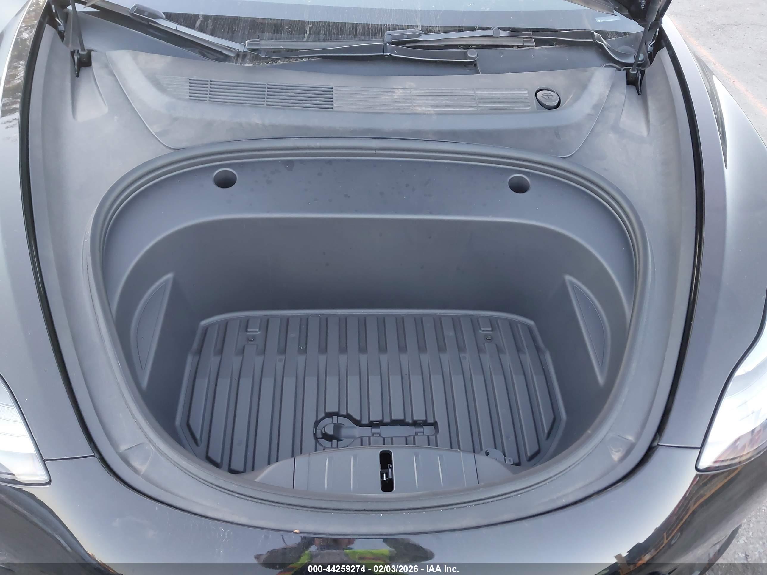 TESLA MODEL image 10