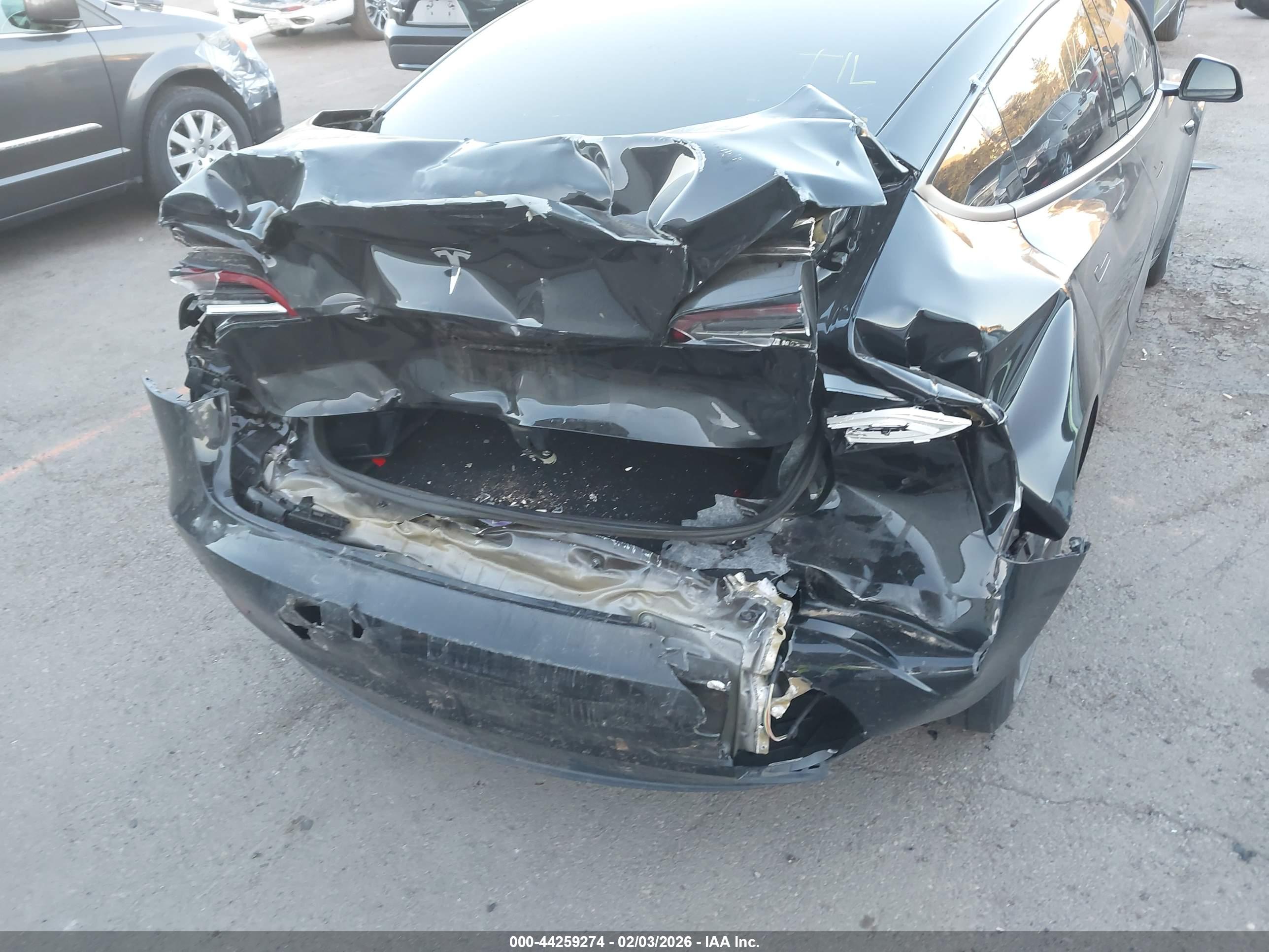 TESLA MODEL image 6