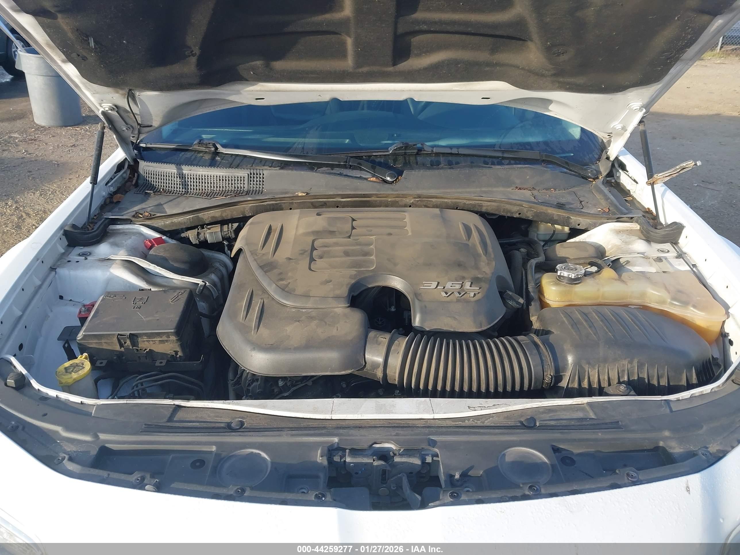 CHRYSLER 300C image 10