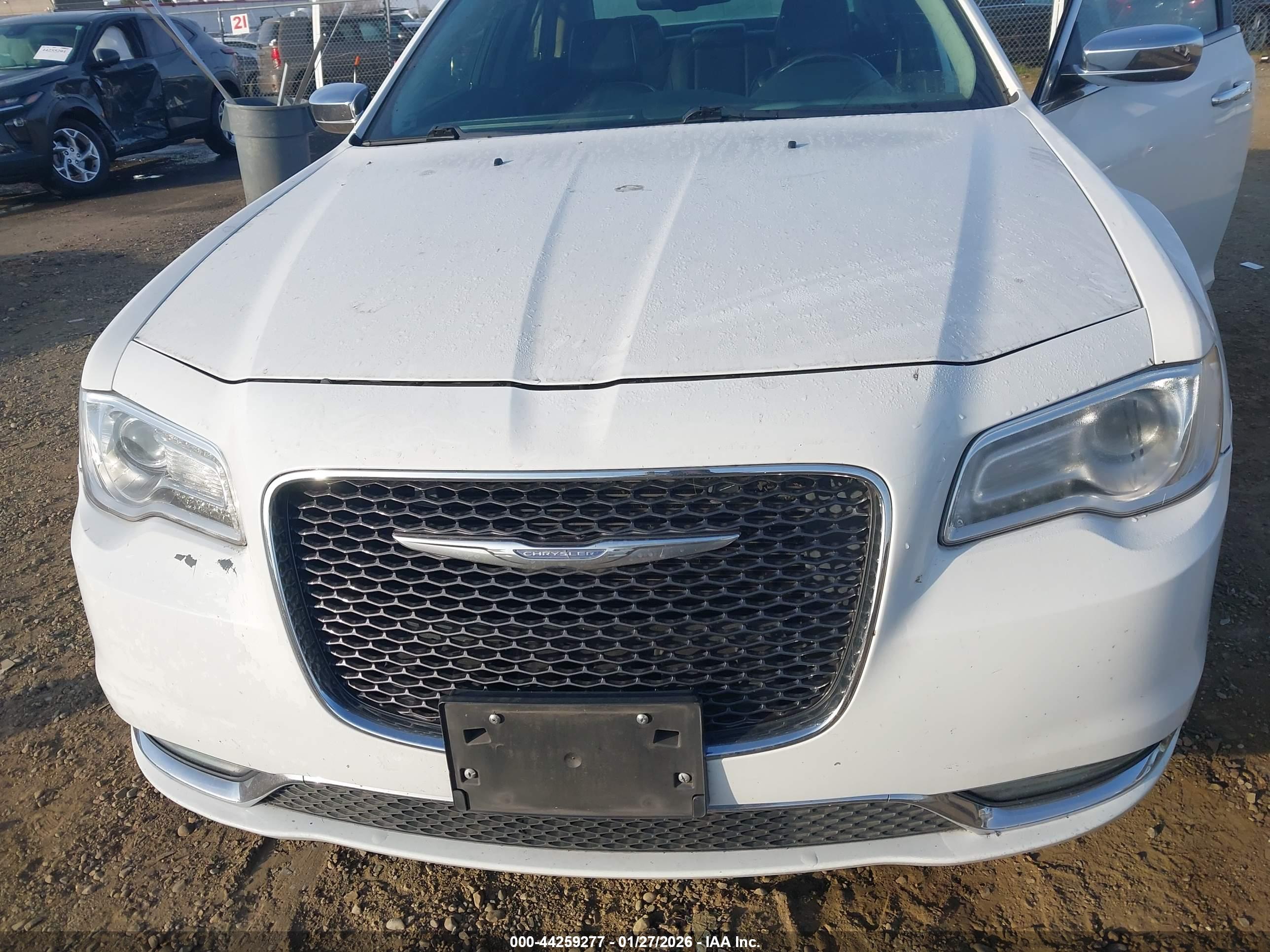 CHRYSLER 300C image 6