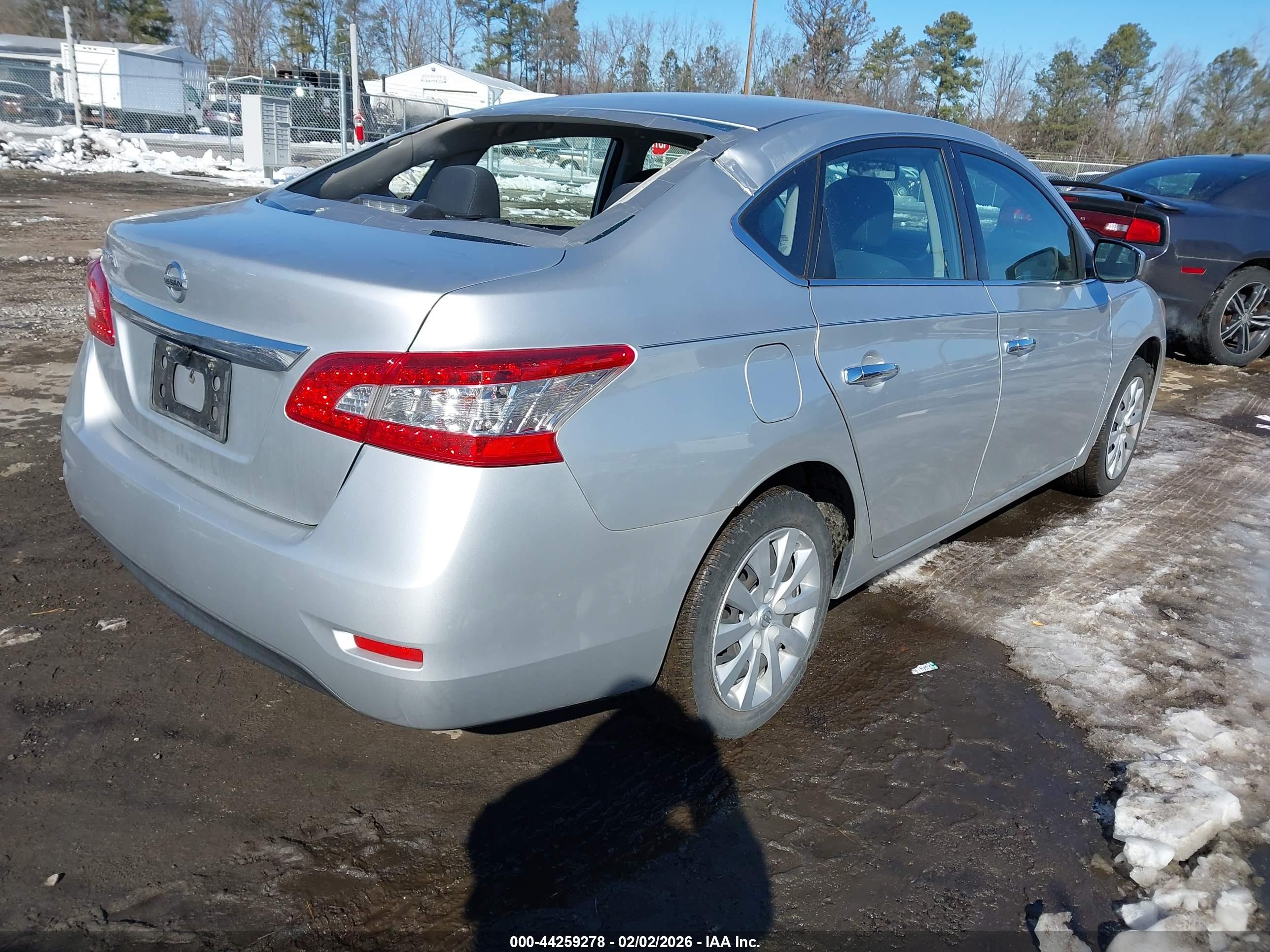 NISSAN SENTRA image 4