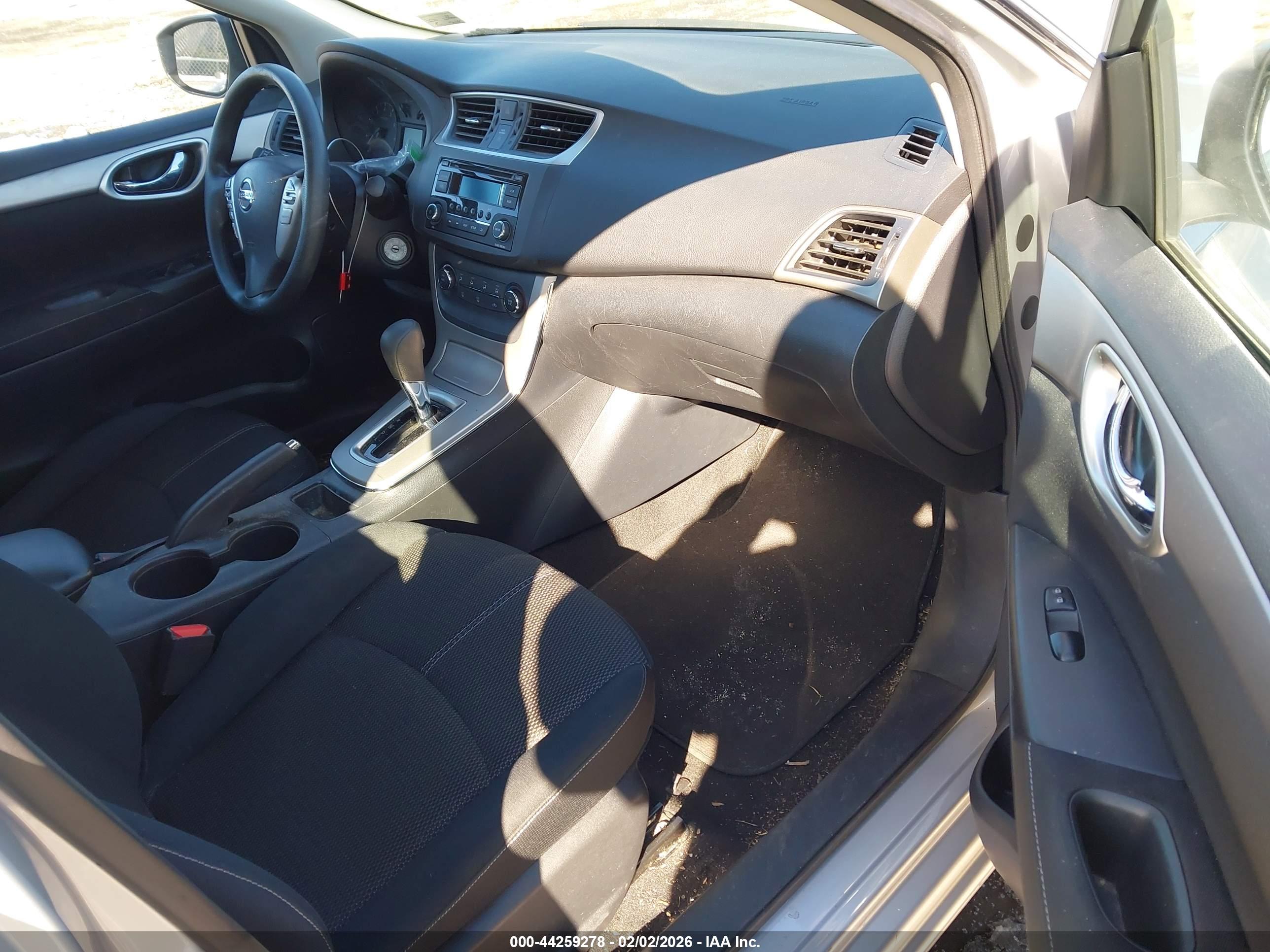 NISSAN SENTRA image 5
