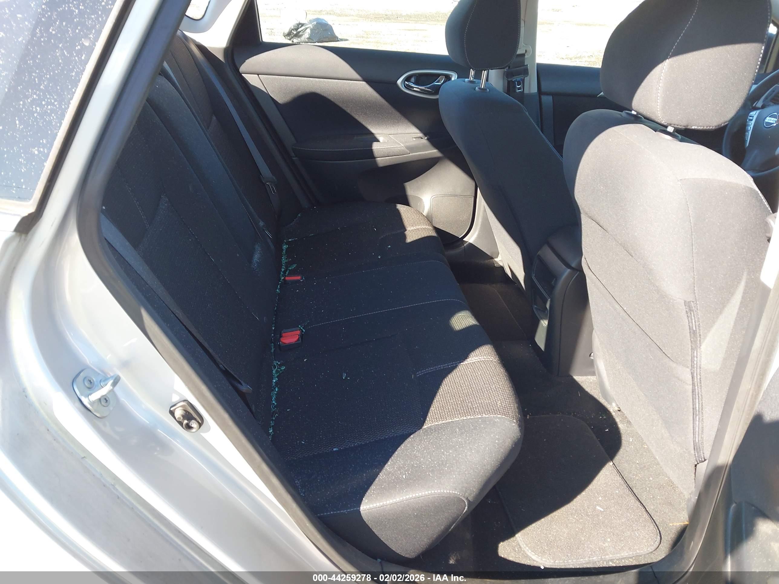 NISSAN SENTRA image 8