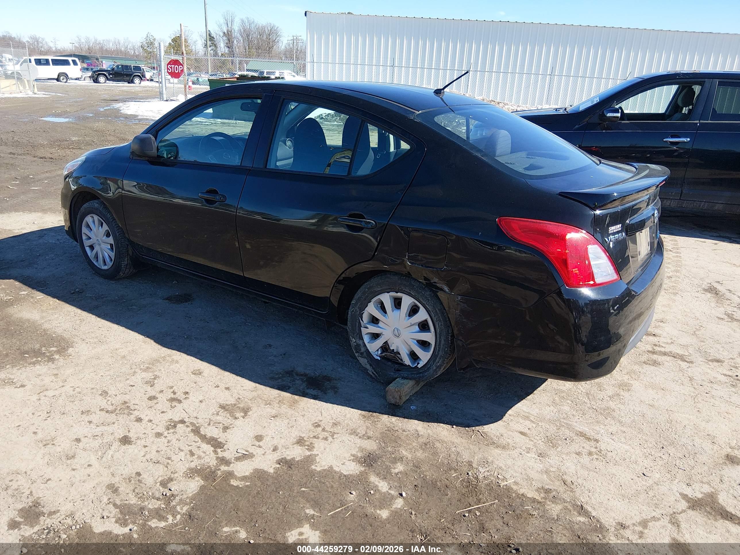 NISSAN VERSA image 3