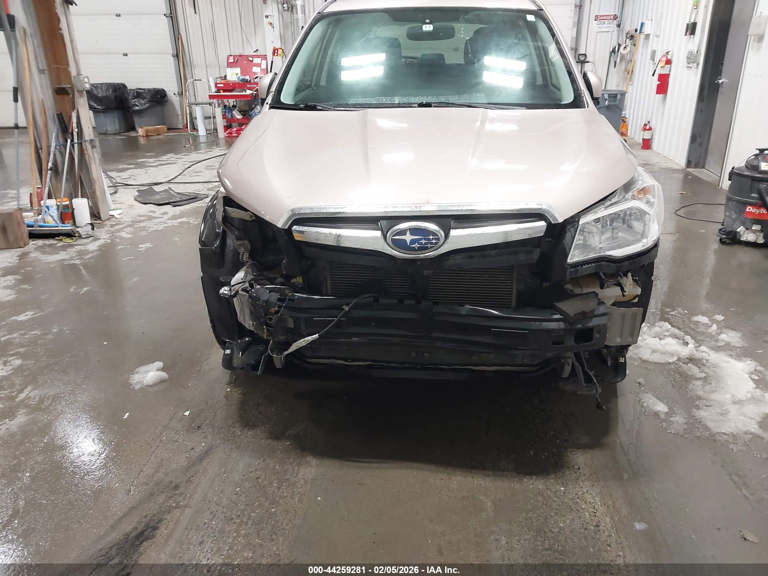 SUBARU FORESTER image 6