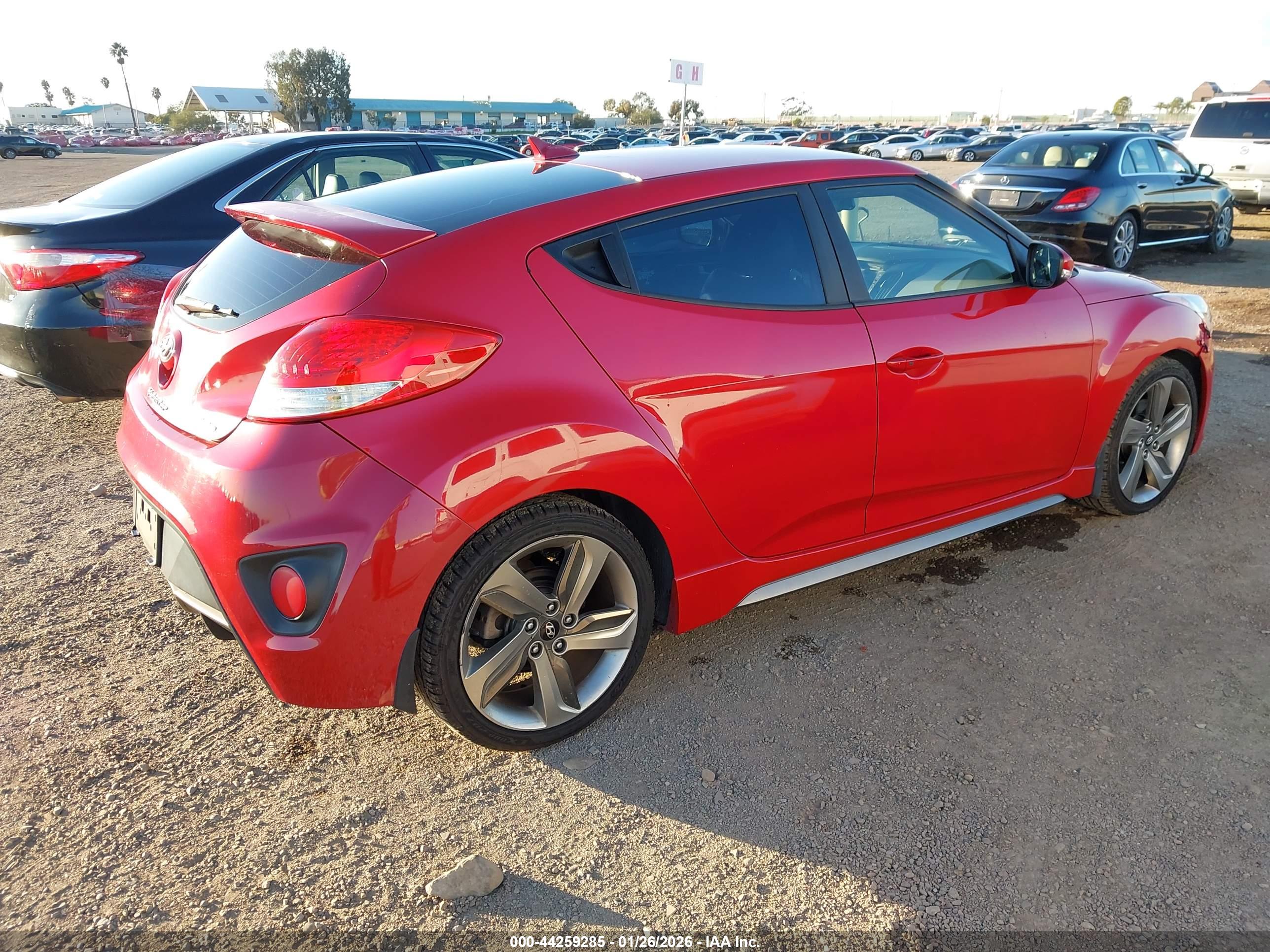 HYUNDAI VELOSTER image 4
