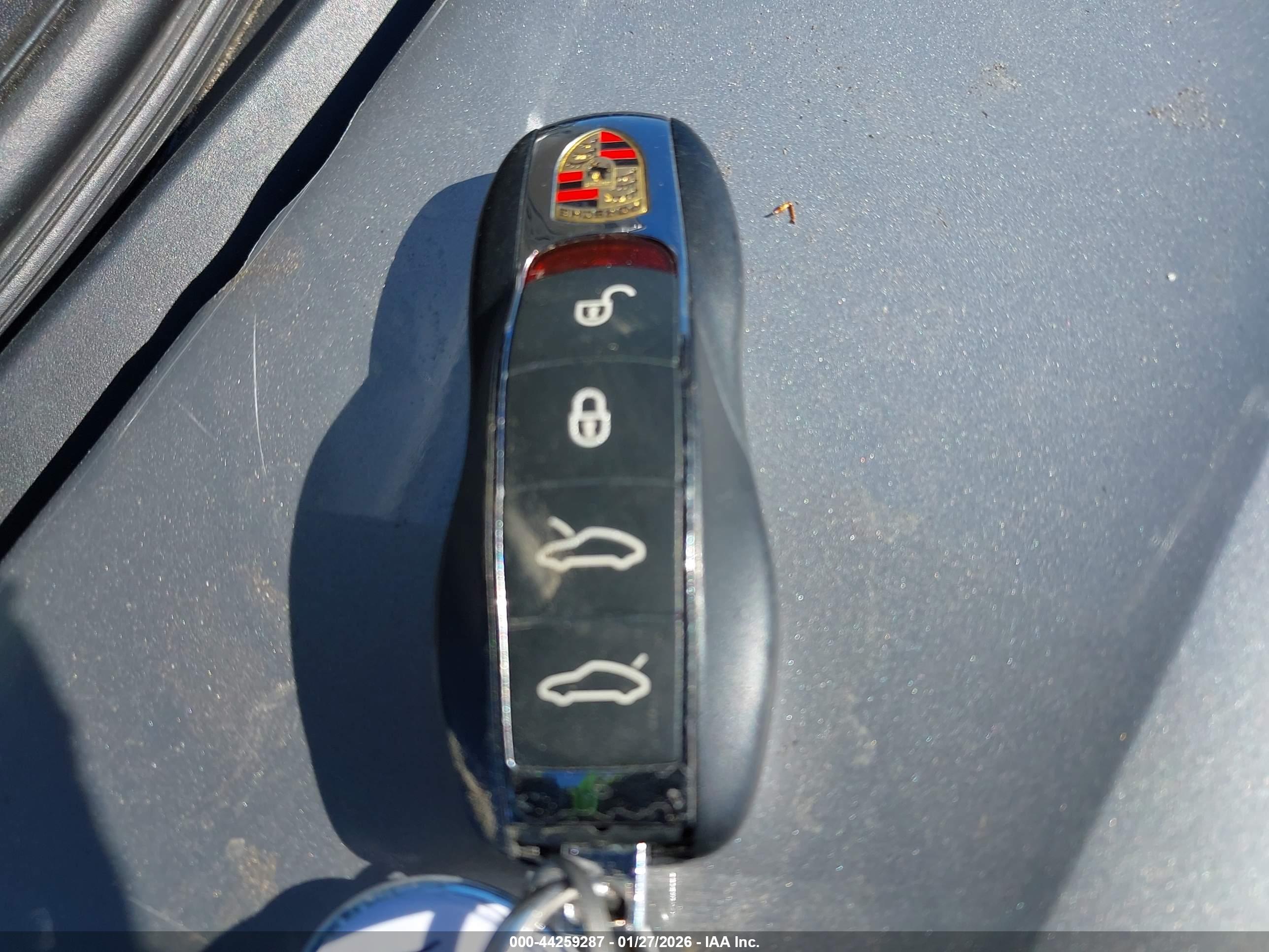PORSCHE 718 image 11