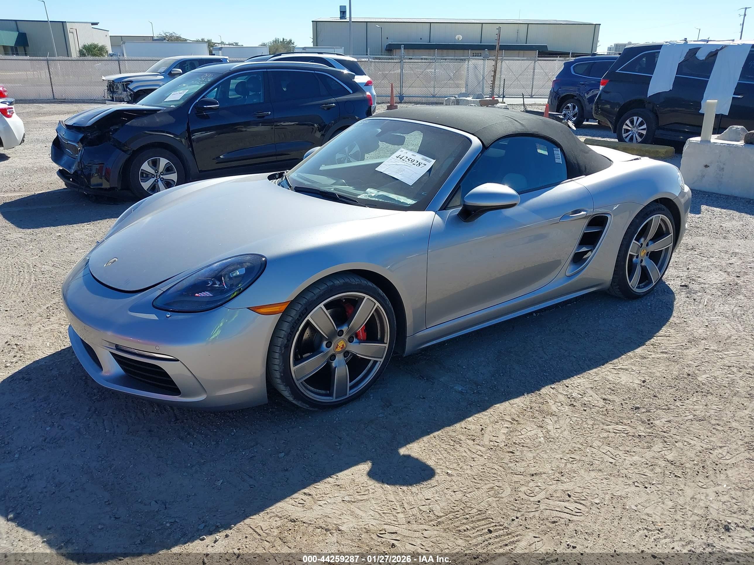 PORSCHE 718 image 2