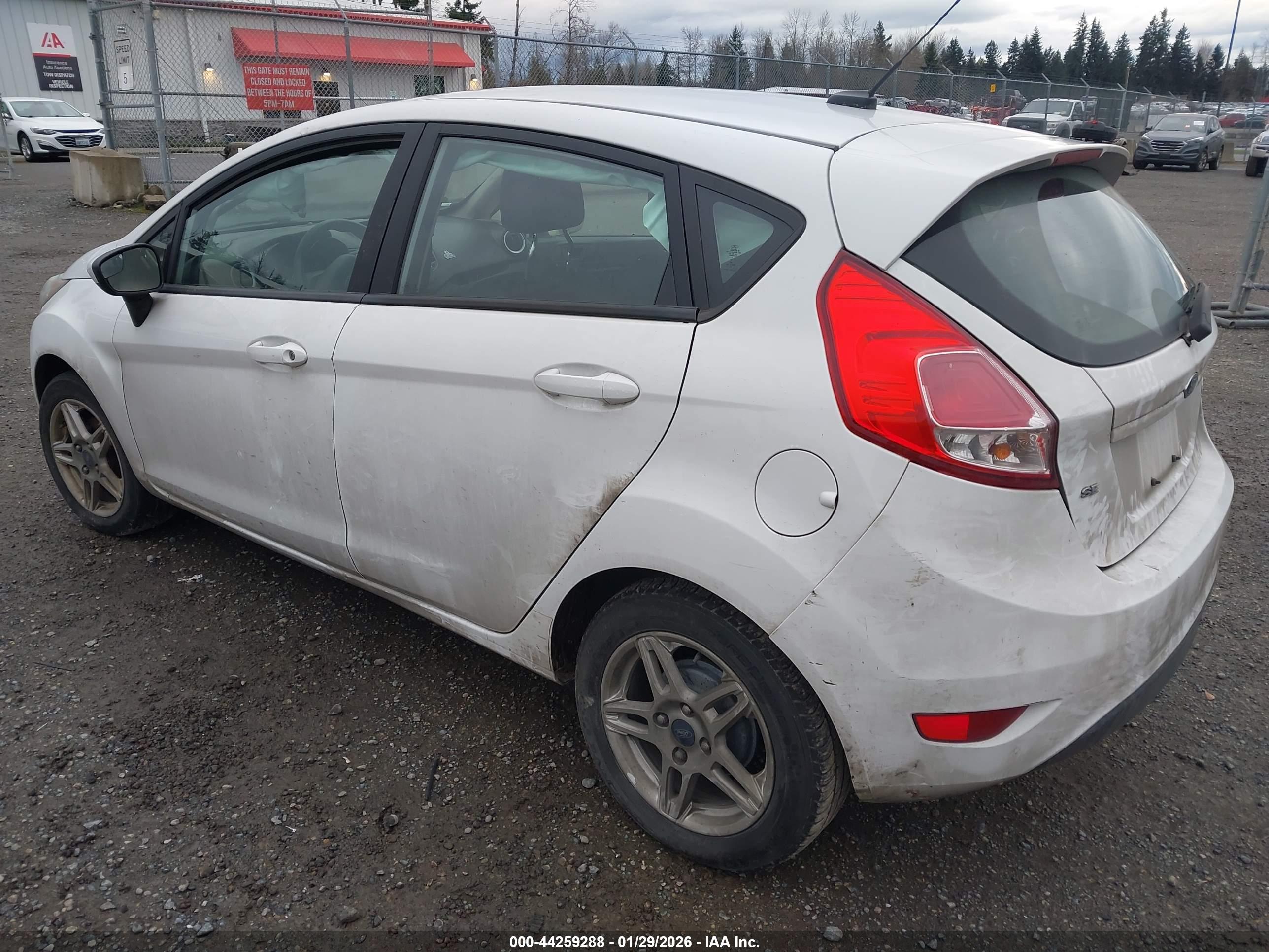 FORD FIESTA image 3
