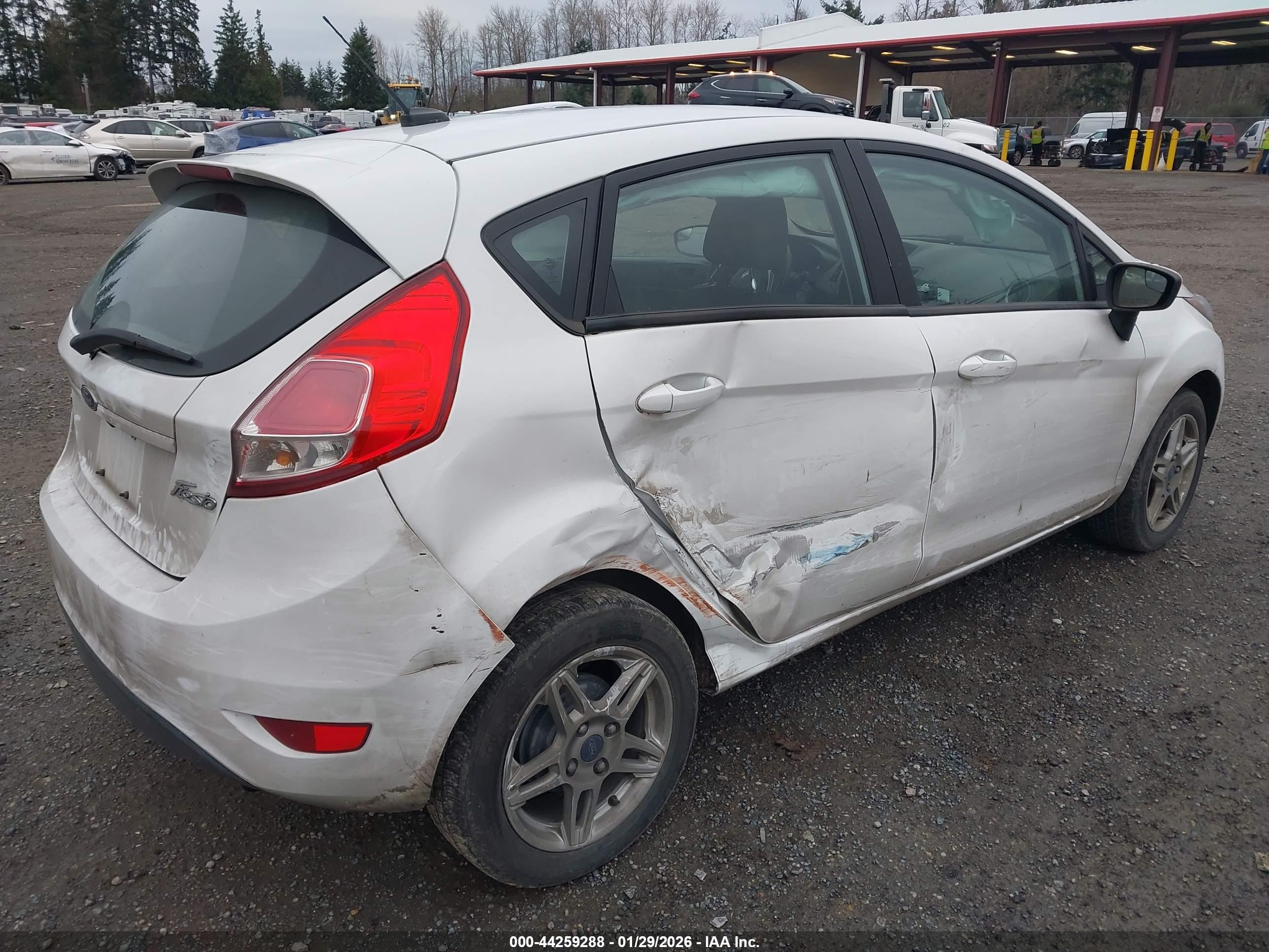 FORD FIESTA image 4