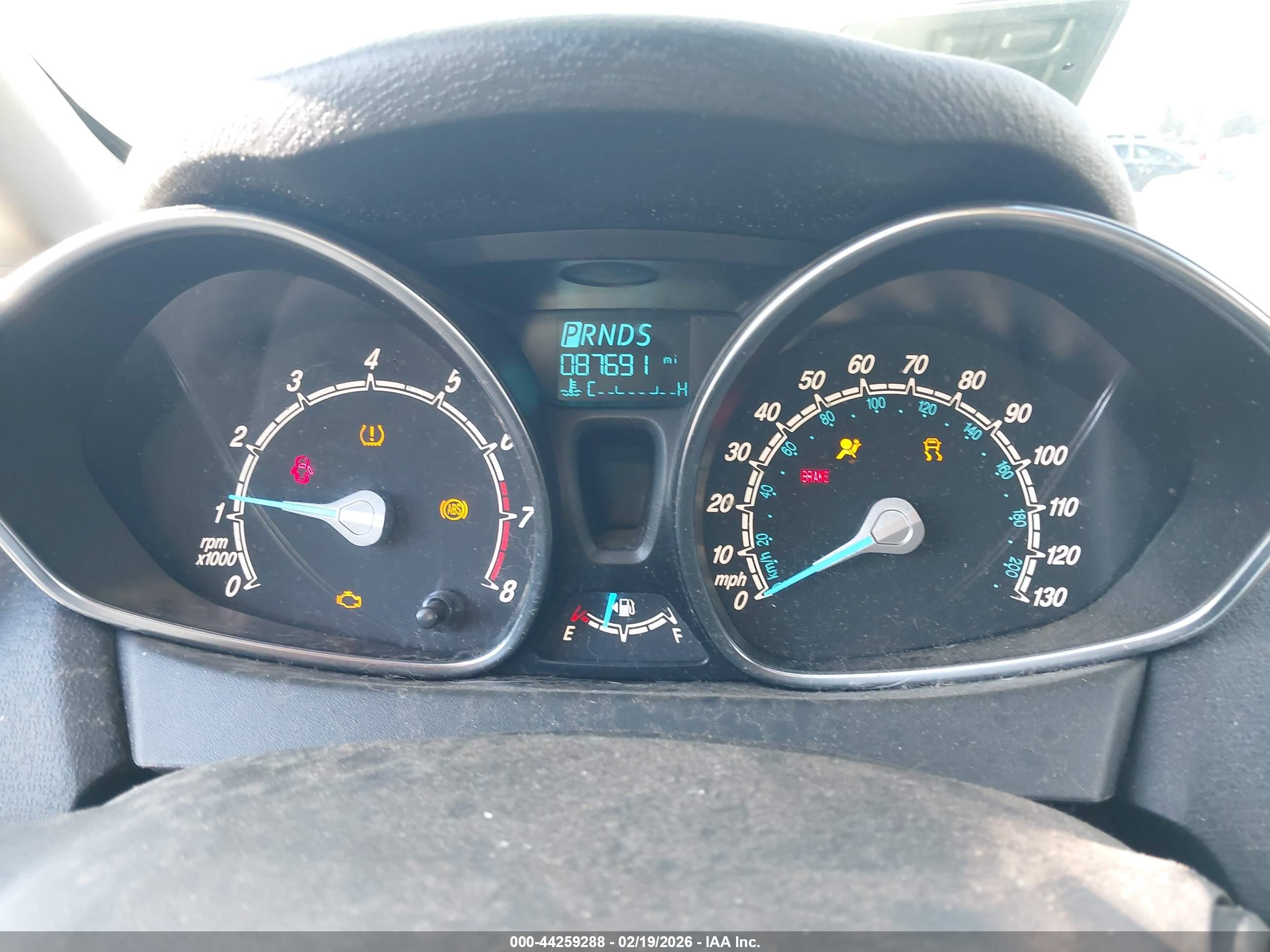 FORD FIESTA image 7